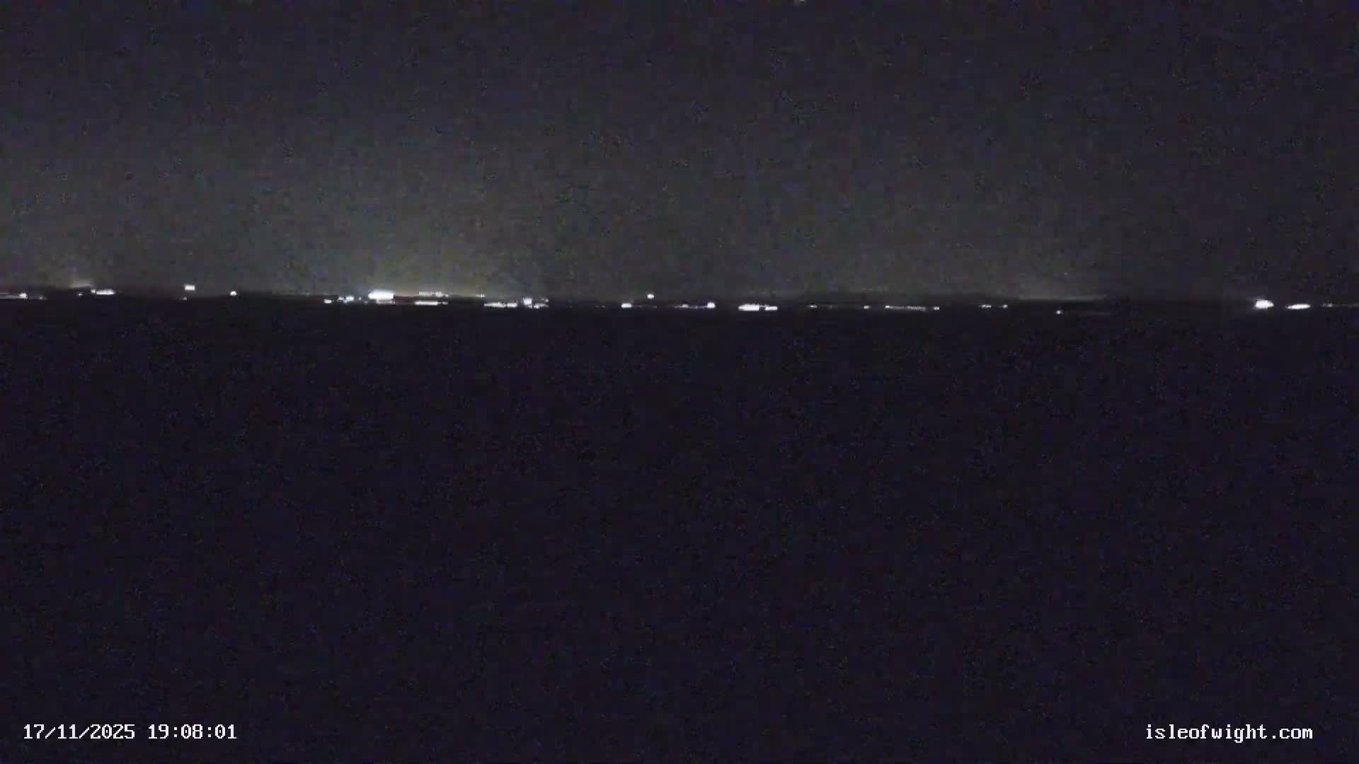 The Needles Isle of Wight & England Mainland View From Alum Bay Live Cam - Totland, Isle of Wight, South East, England, United Kingdom