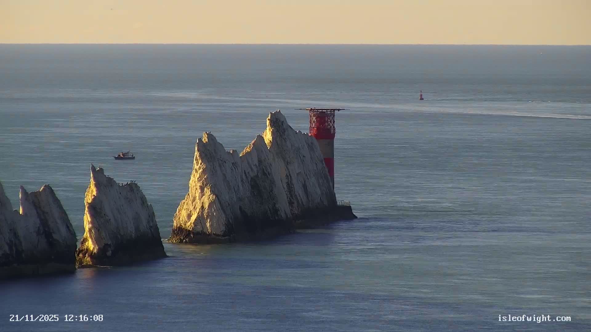The Needles Isle of Wight & England Mainland View From Alum Bay Live Cam - Totland, Isle of Wight, South East, England, United Kingdom