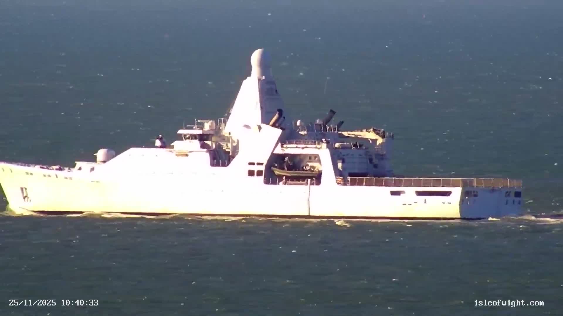 The Needles Isle of Wight & England Mainland View From Alum Bay Live Cam - Totland, Isle of Wight, South East, England, United Kingdom