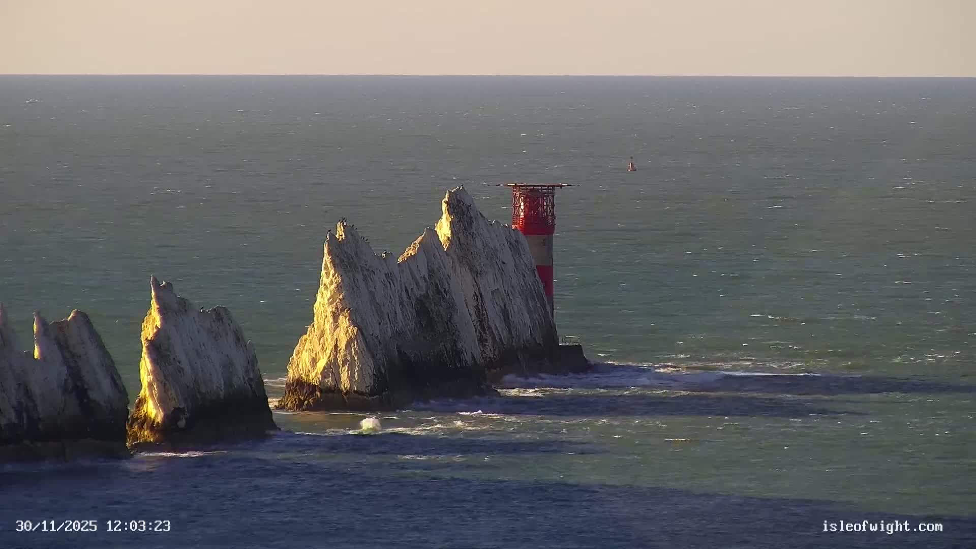 The Needles Isle of Wight & England Mainland View From Alum Bay Live Cam - Totland, Isle of Wight, South East, England, United Kingdom