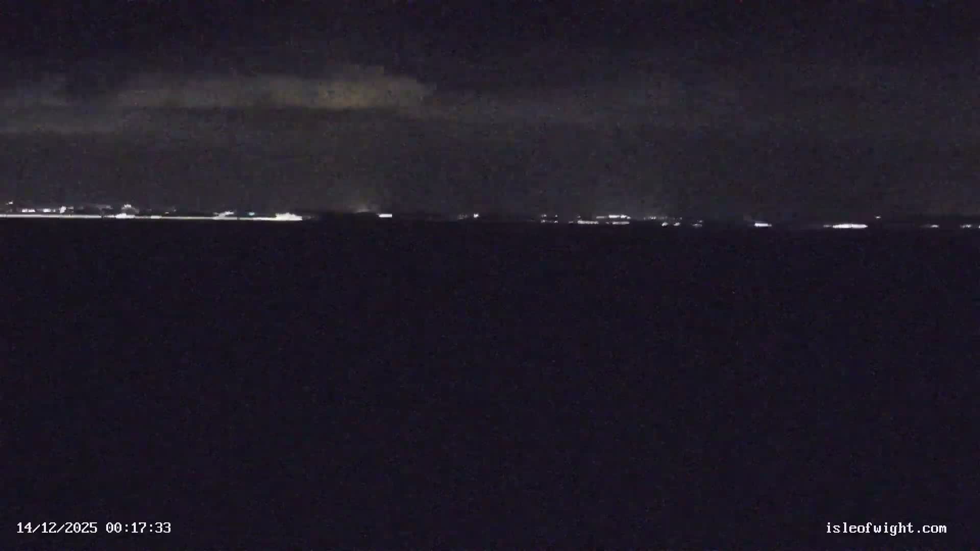 The Needles Isle of Wight & England Mainland View From Alum Bay Live Cam - Totland, Isle of Wight, South East, England, United Kingdom