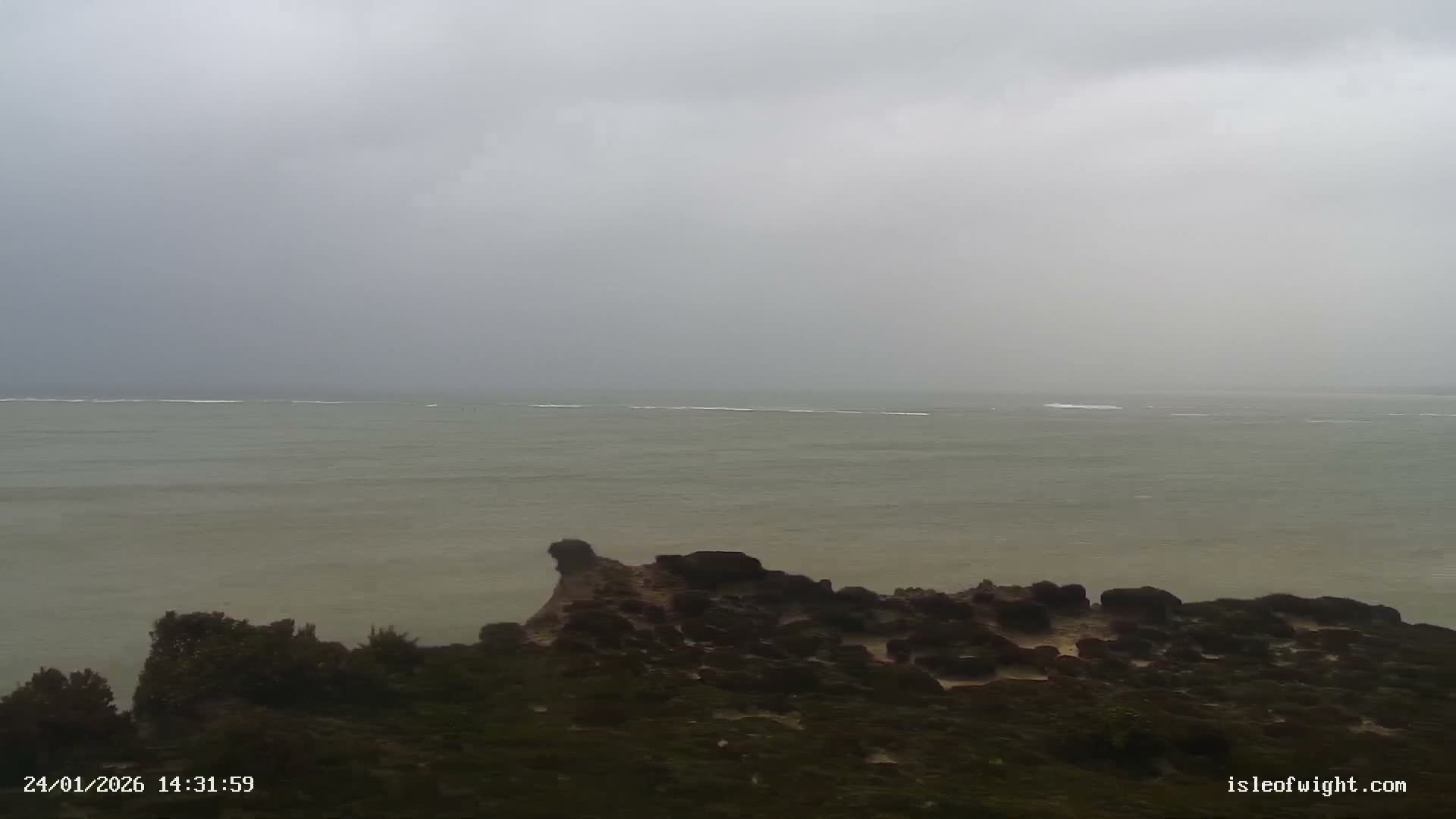 The Needles Isle of Wight & England Mainland View From Alum Bay Live Cam - Totland, Isle of Wight, South East, England, United Kingdom