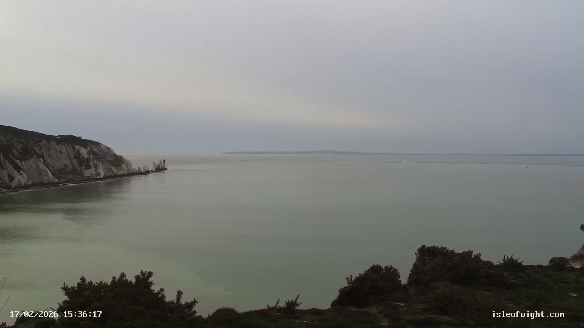 The Needles Isle of Wight & England Mainland View From Alum Bay Live Cam - Totland, Isle of Wight, South East, England, United Kingdom