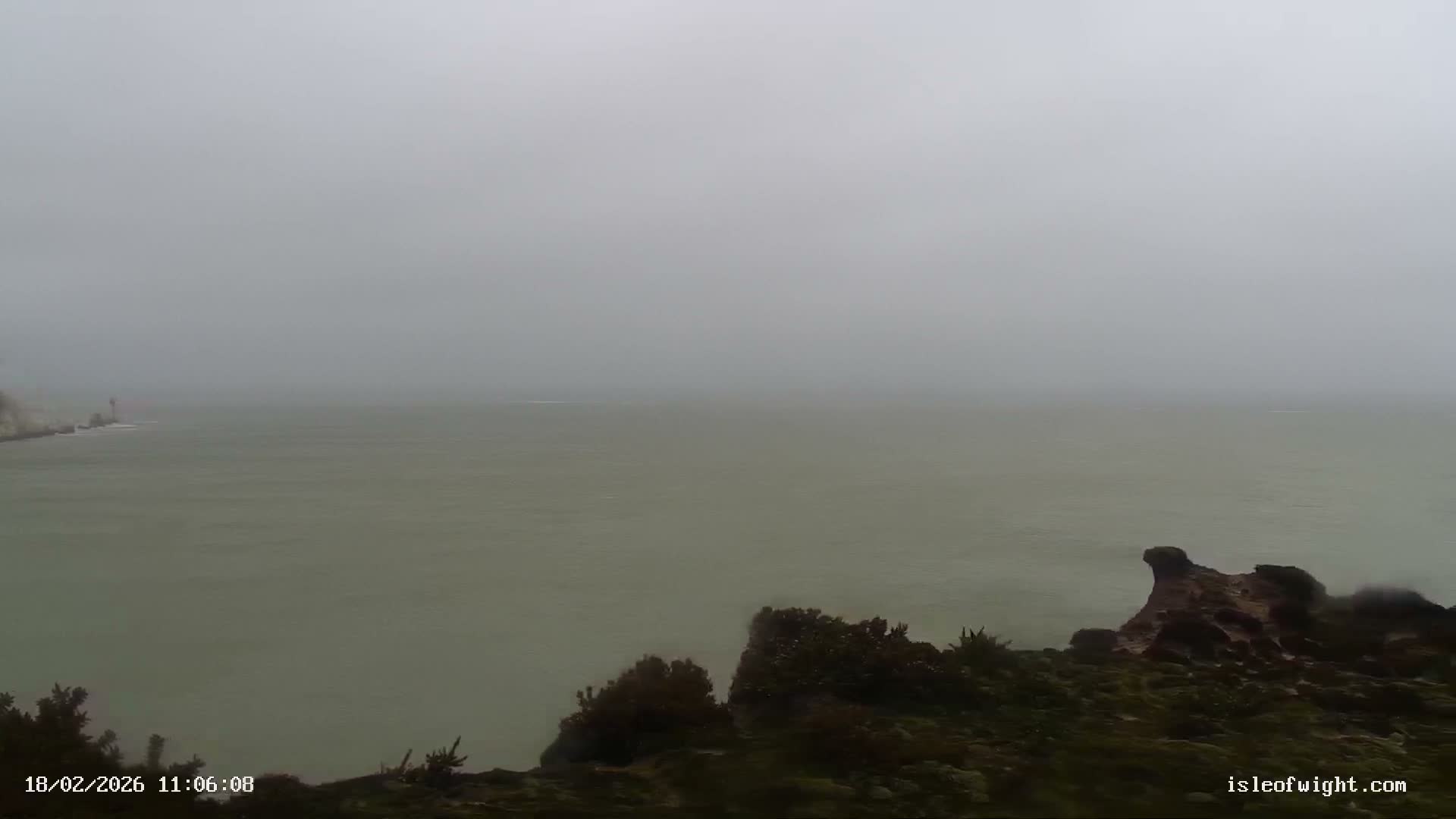The Needles Isle of Wight & England Mainland View From Alum Bay Live Cam - Totland, Isle of Wight, South East, England, United Kingdom