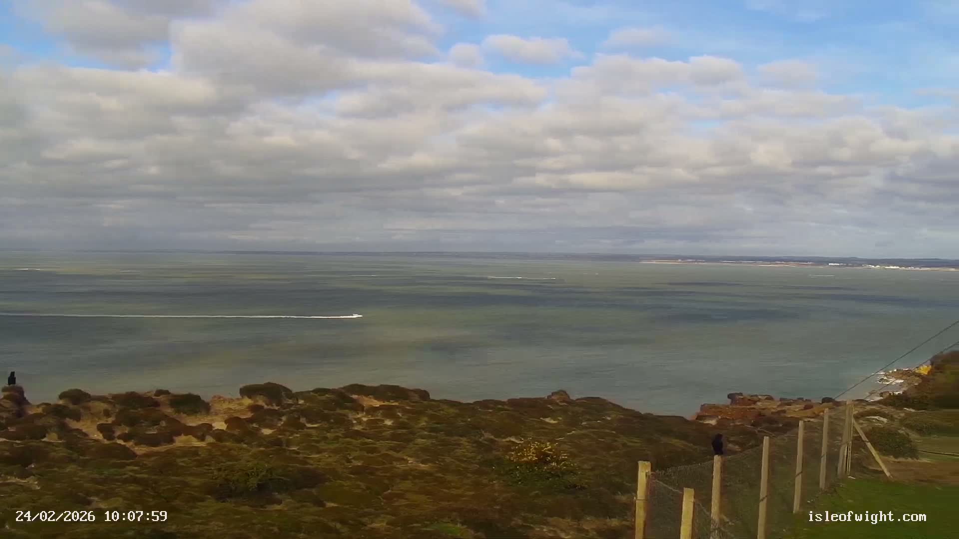The Needles Isle of Wight & England Mainland View From Alum Bay Live Cam - Totland, Isle of Wight, South East, England, United Kingdom