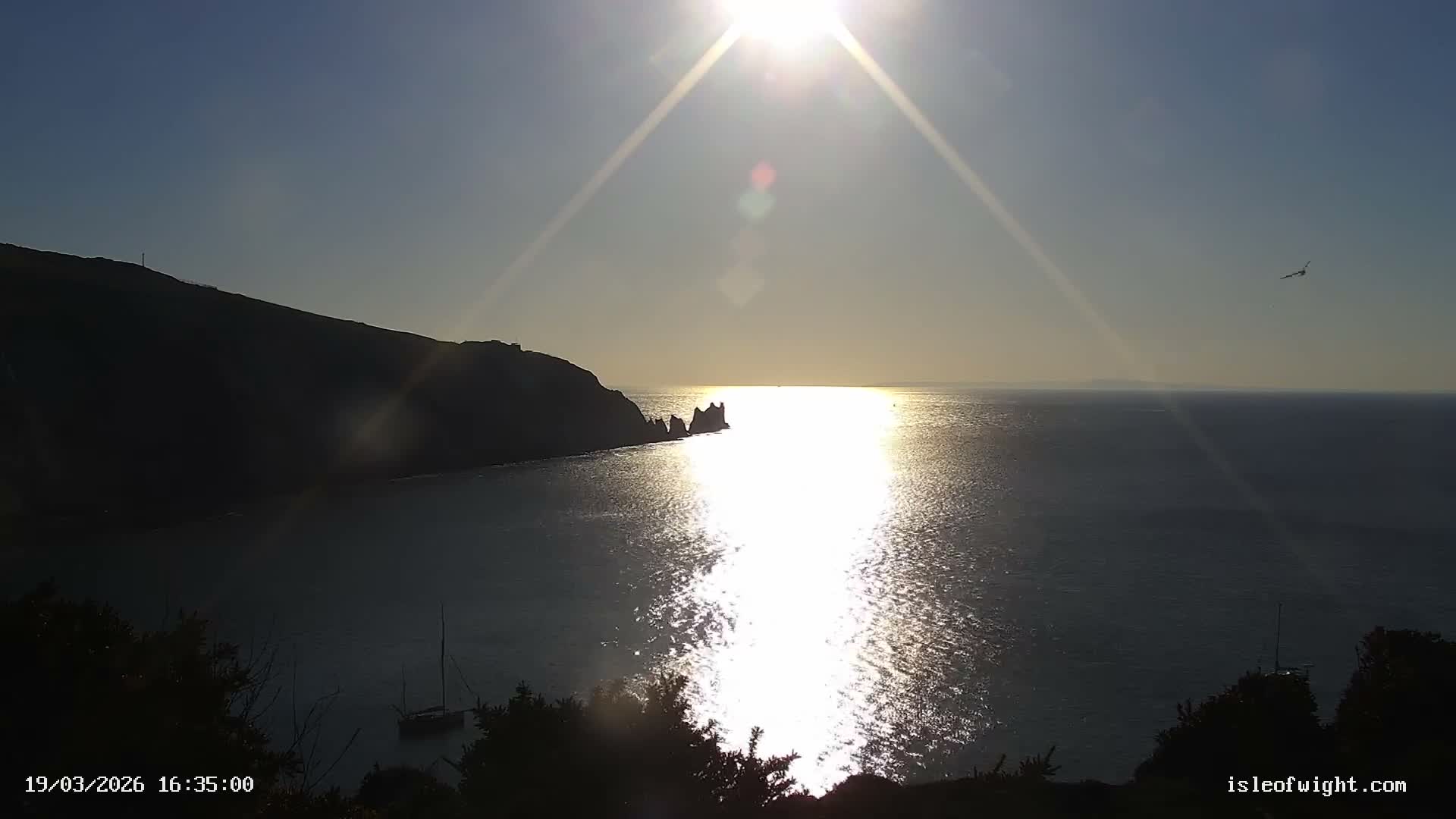 The Needles Isle of Wight & England Mainland View From Alum Bay Live Cam - Totland, Isle of Wight, South East, England, United Kingdom