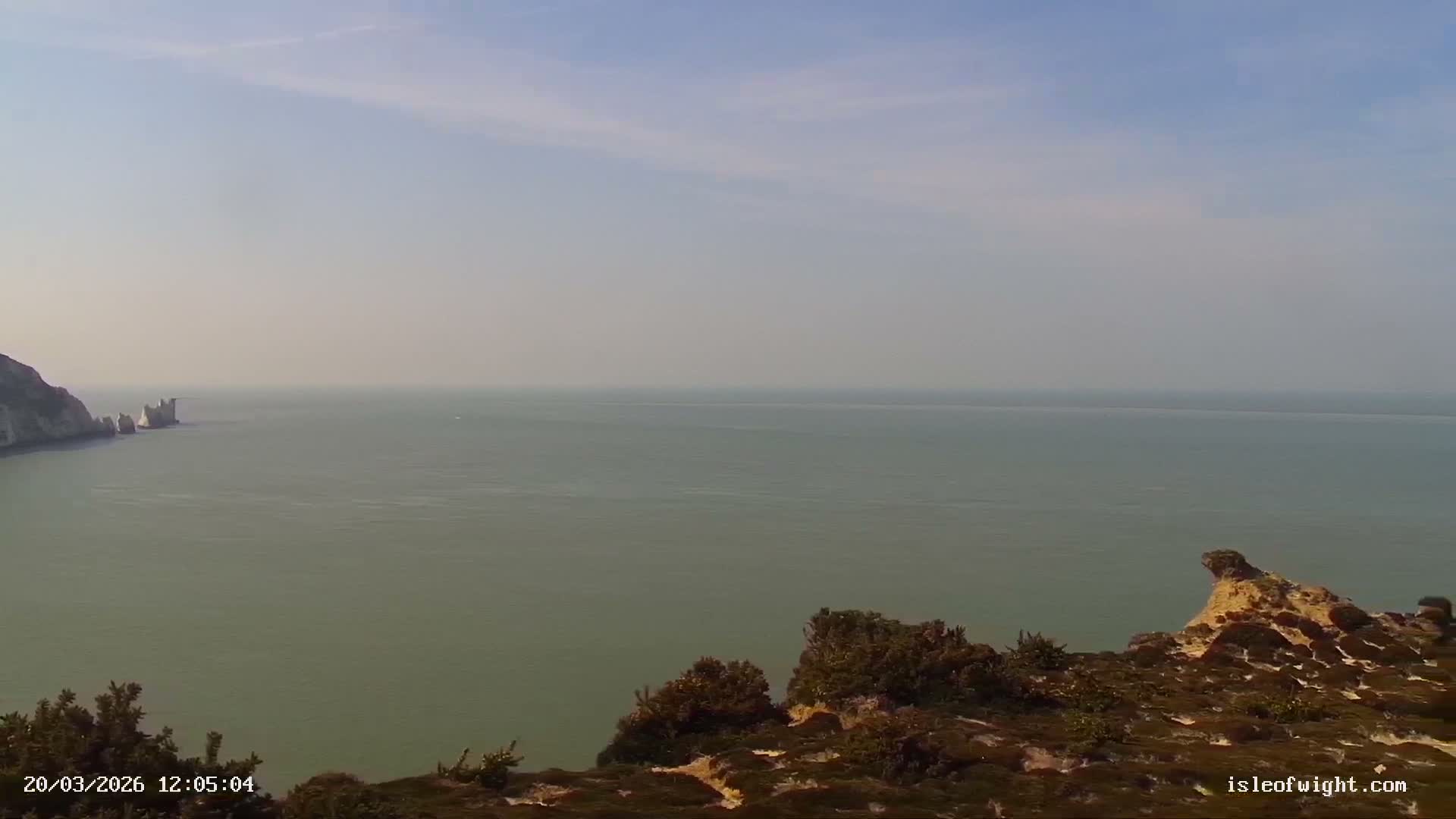 The Needles Isle of Wight & England Mainland View From Alum Bay Live Cam - Totland, Isle of Wight, South East, England, United Kingdom