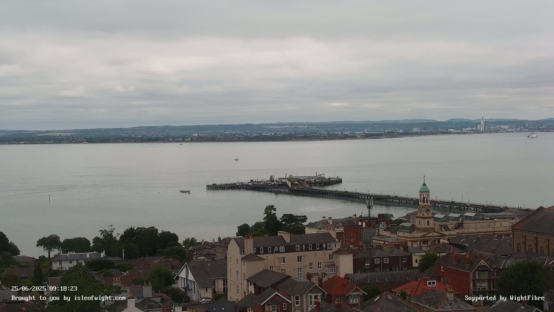 Portsmouth & Ryde City & The Solent Panaromic PTZ Live Cam - Ryde, Isle of Wight, South East, England, United Kingdom