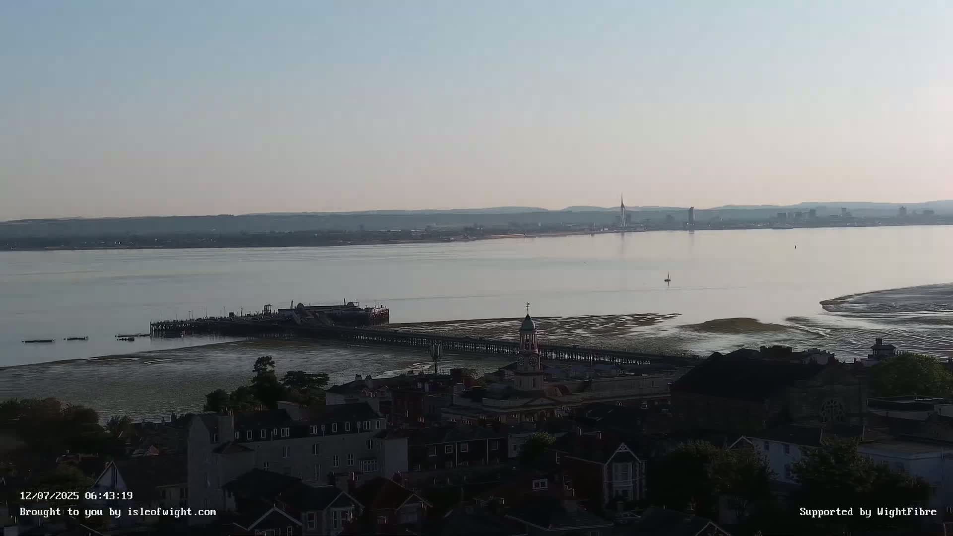Portsmouth & Ryde City & The Solent Panaromic PTZ Live Cam - Ryde, Isle of Wight, South East, England, United Kingdom
