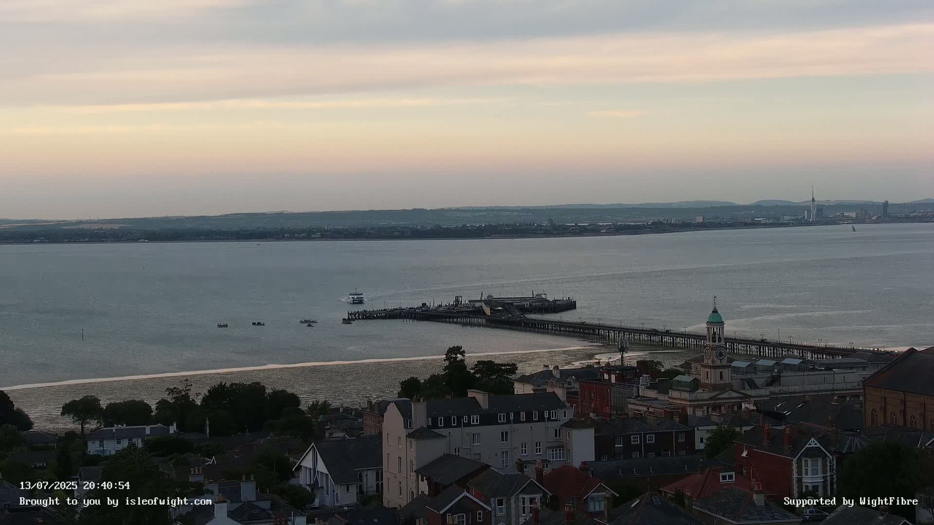 Portsmouth & Ryde City & The Solent Panaromic PTZ Live Cam - Ryde, Isle of Wight, South East, England, United Kingdom