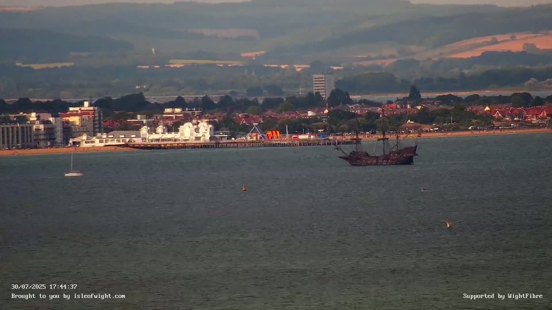 Portsmouth & Ryde City & The Solent Panaromic PTZ Live Cam - Ryde, Isle of Wight, South East, England, United Kingdom