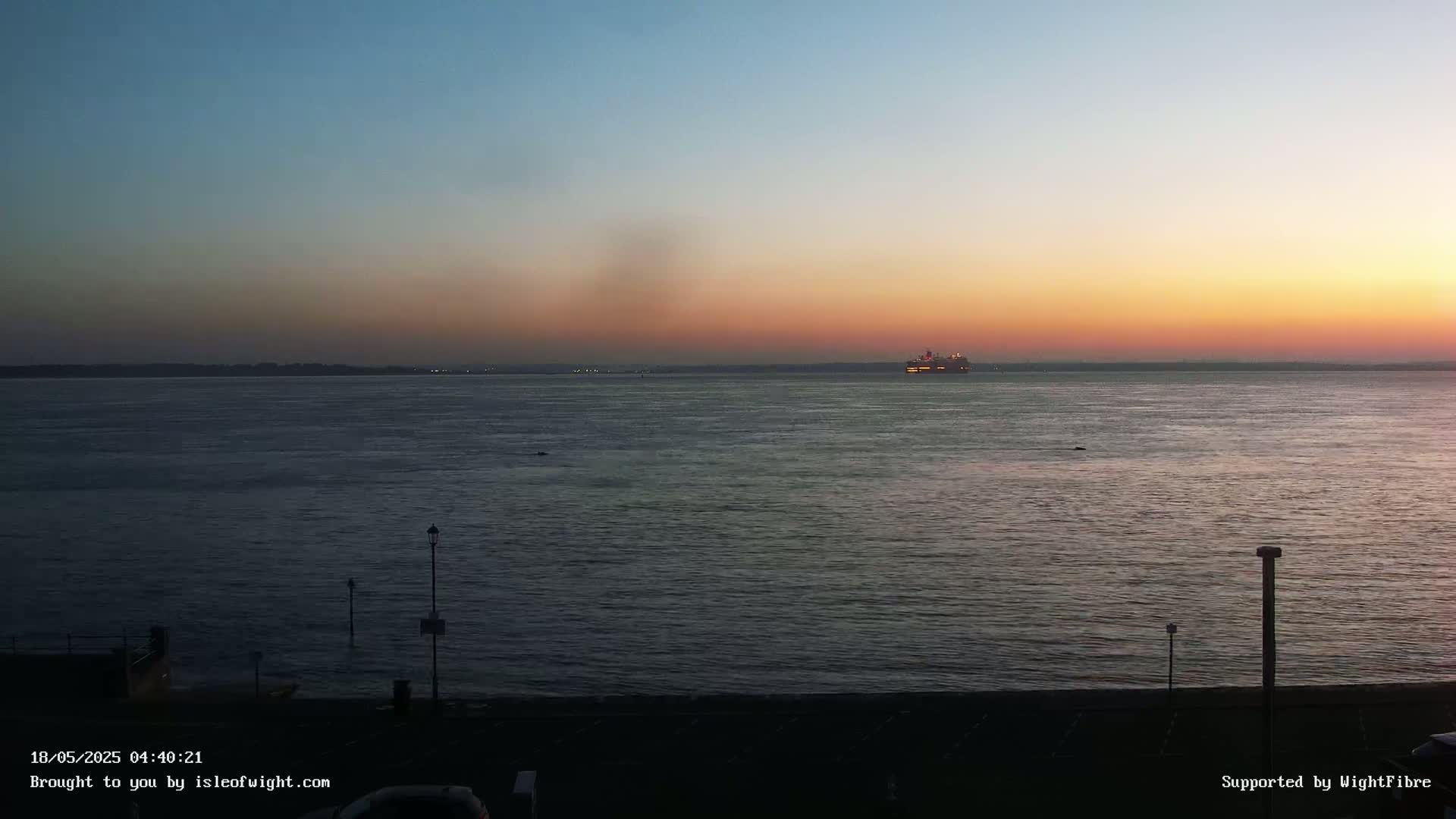 Cowes Port, Cruise/ Ferry Ship Shipspotting in The Solent & Southampton Coast Panaromic PTZ Live Cam - Cowes , Isle of Wight, South East, England, United Kingdom