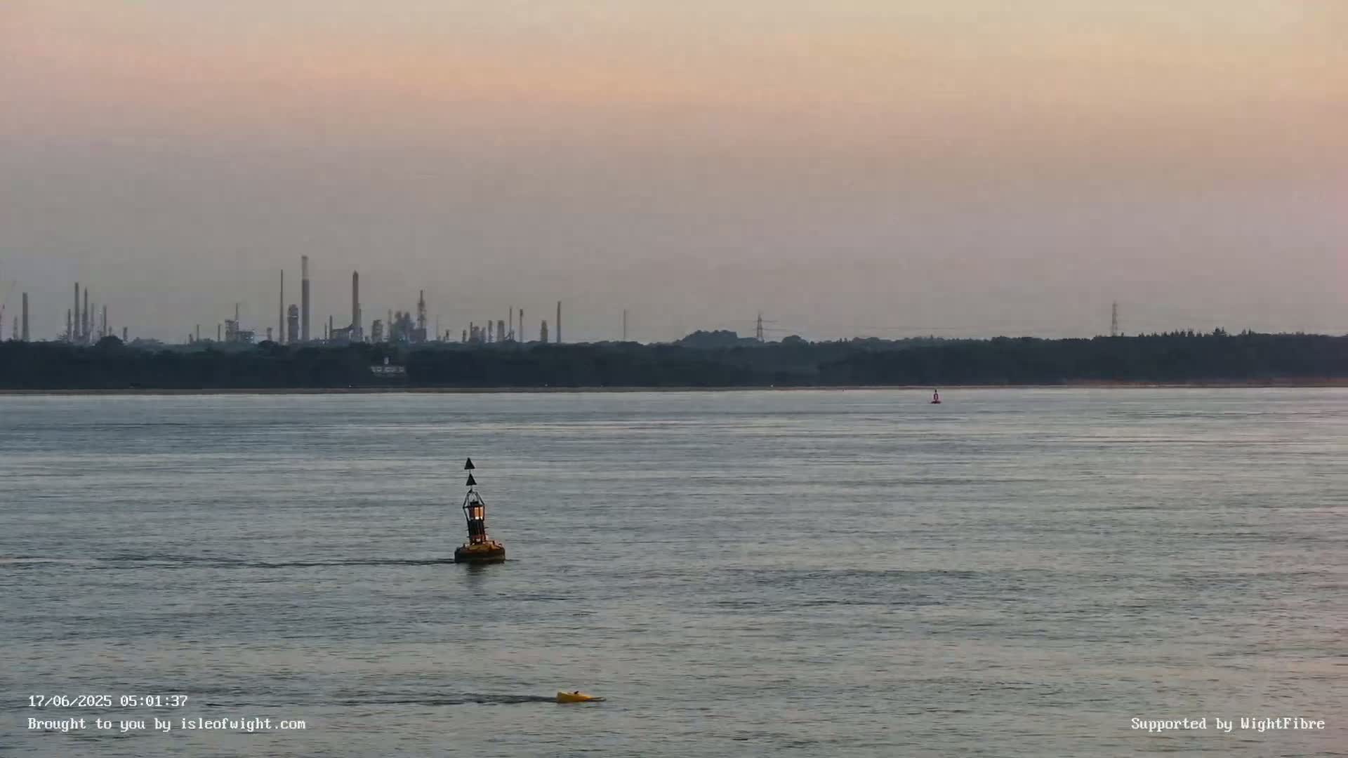 Cowes Port, Cruise/ Ferry Ship Shipspotting in The Solent & Southampton Coast Panaromic PTZ Live Cam - Cowes , Isle of Wight, South East, England, United Kingdom