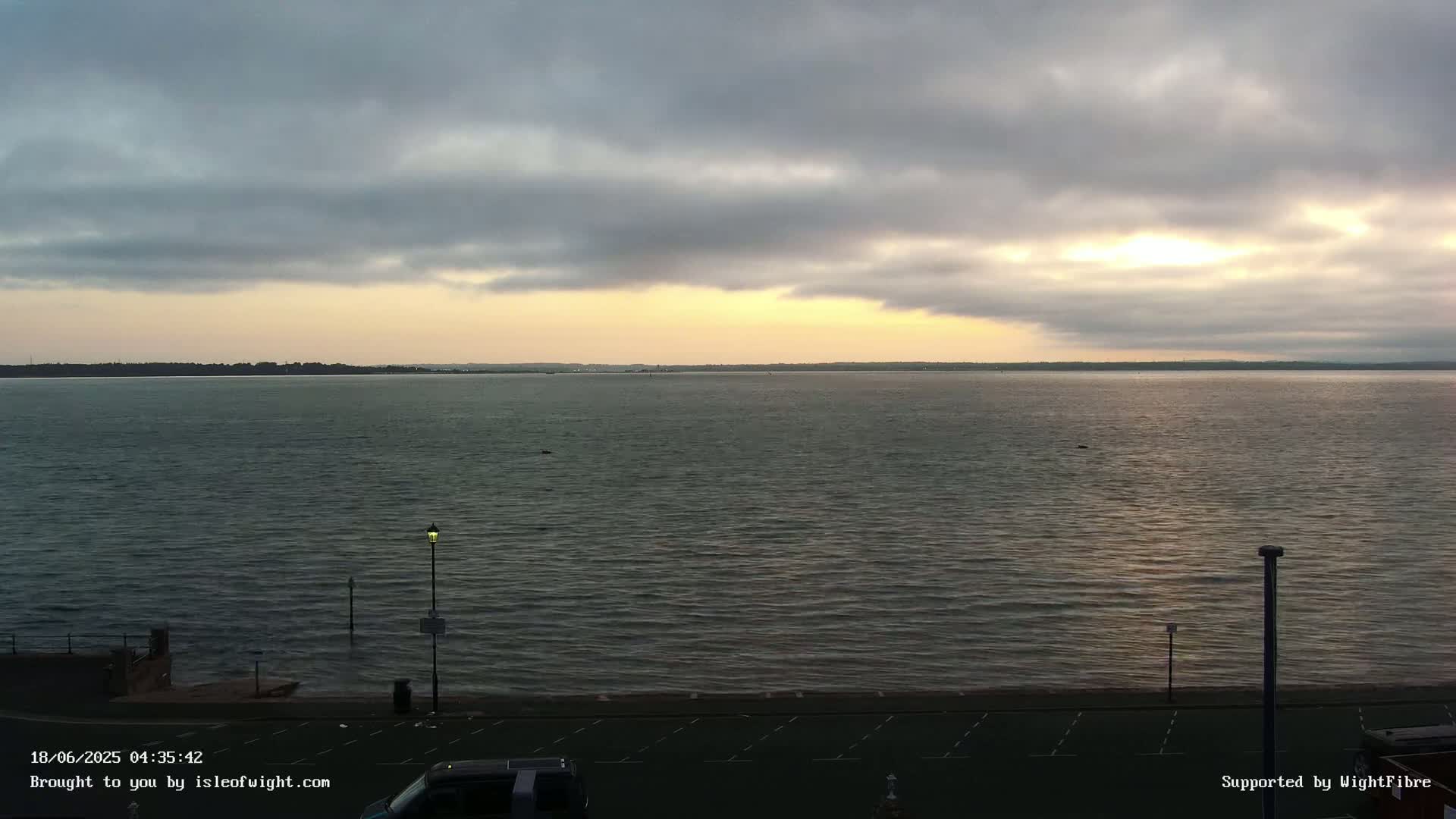 Cowes Port, Cruise/ Ferry Ship Shipspotting in The Solent & Southampton Coast Panaromic PTZ Live Cam - Cowes , Isle of Wight, South East, England, United Kingdom