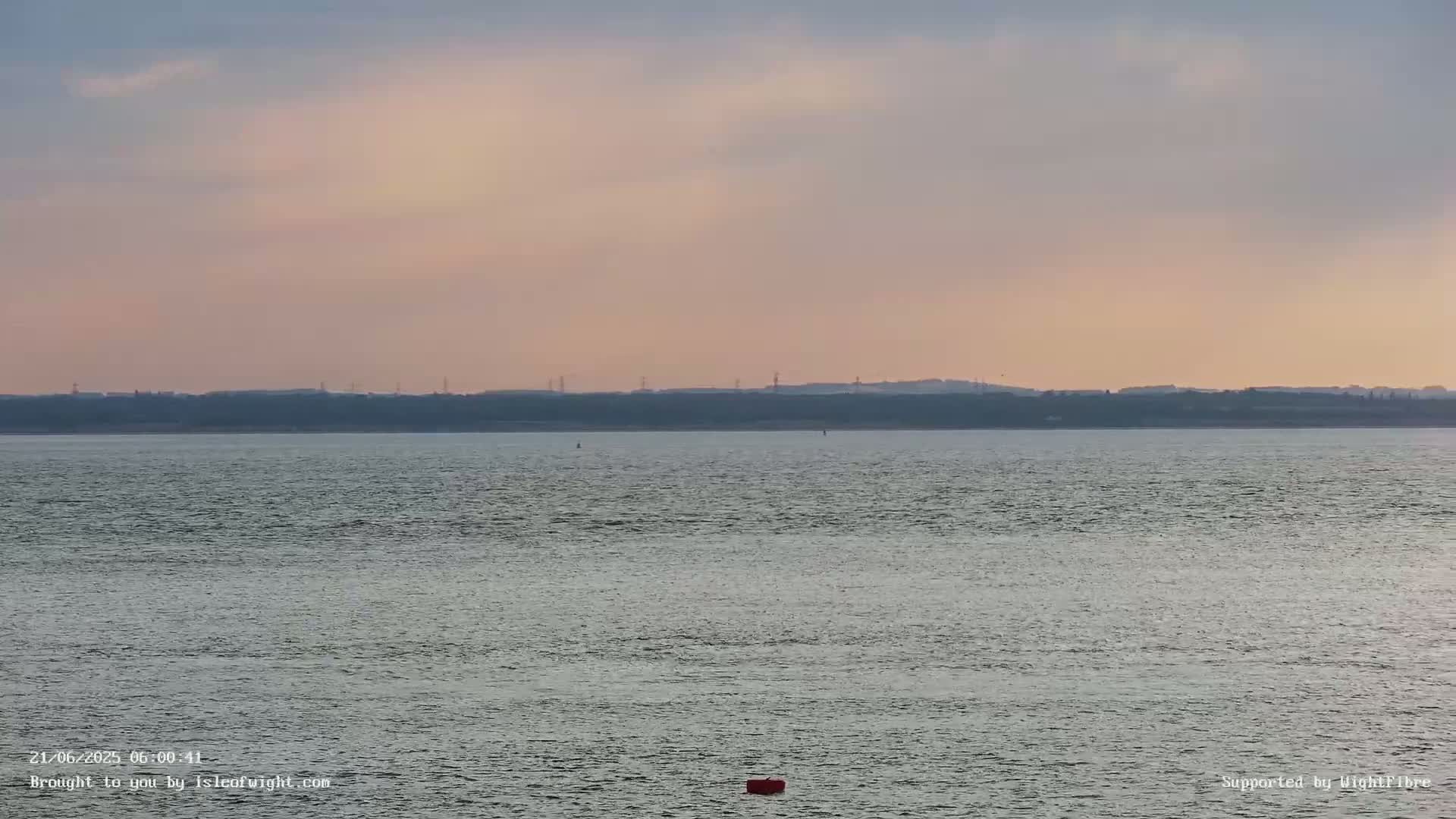 Cowes Port, Cruise/ Ferry Ship Shipspotting in The Solent & Southampton Coast Panaromic PTZ Live Cam - Cowes , Isle of Wight, South East, England, United Kingdom