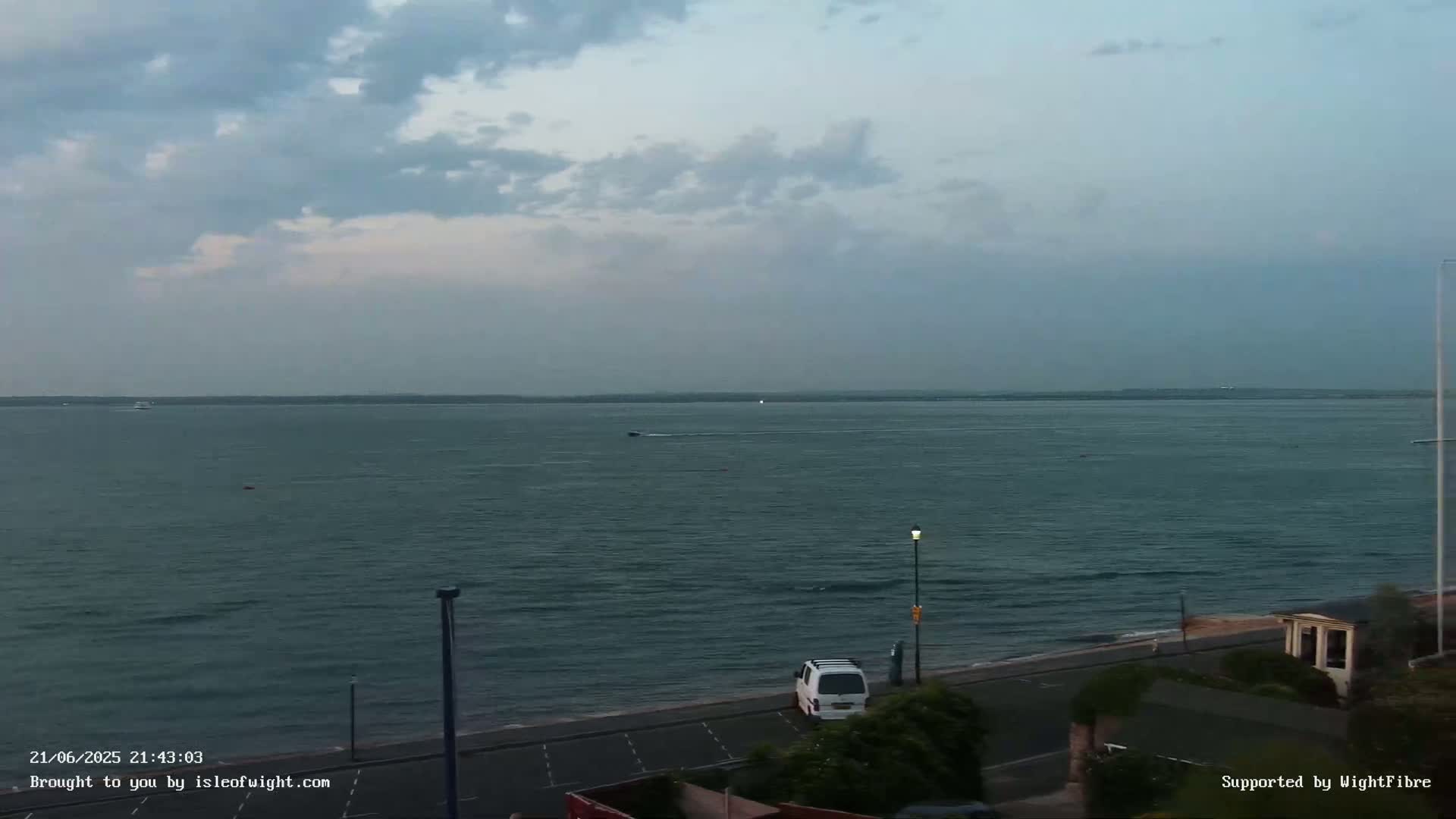 Cowes Port, Cruise/ Ferry Ship Shipspotting in The Solent & Southampton Coast Panaromic PTZ Live Cam - Cowes , Isle of Wight, South East, England, United Kingdom
