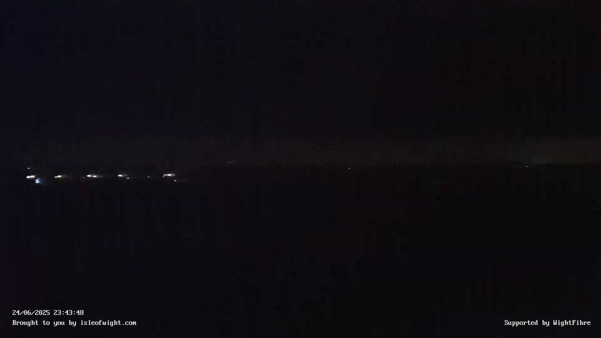Cowes Port, Cruise/ Ferry Ship Shipspotting in The Solent & Southampton Coast Panaromic PTZ Live Cam - Cowes , Isle of Wight, South East, England, United Kingdom