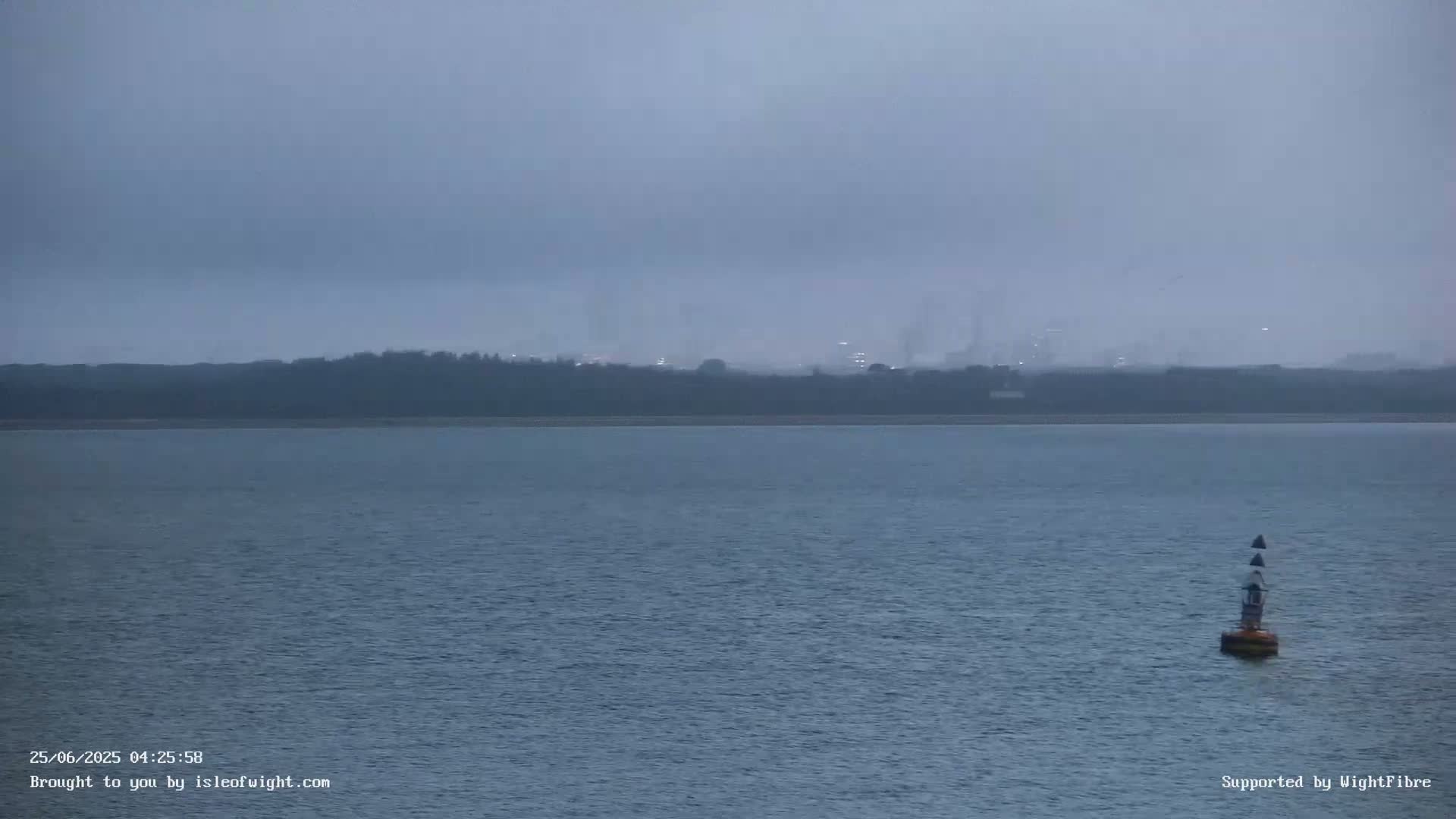 Cowes Port, Cruise/ Ferry Ship Shipspotting in The Solent & Southampton Coast Panaromic PTZ Live Cam - Cowes , Isle of Wight, South East, England, United Kingdom
