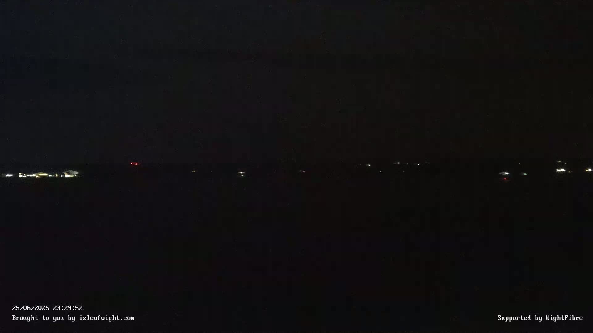 Cowes Port, Cruise/ Ferry Ship Shipspotting in The Solent & Southampton Coast Panaromic PTZ Live Cam - Cowes , Isle of Wight, South East, England, United Kingdom