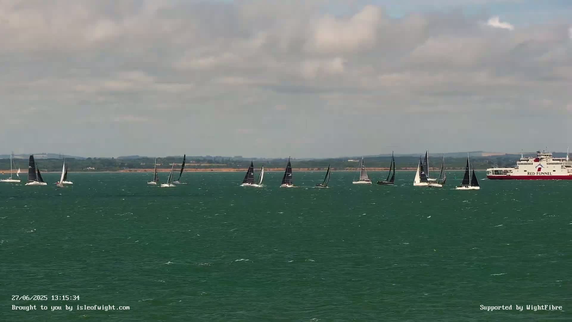 Cowes Port, Cruise/ Ferry Ship Shipspotting in The Solent & Southampton Coast Panaromic PTZ Live Cam - Cowes , Isle of Wight, South East, England, United Kingdom