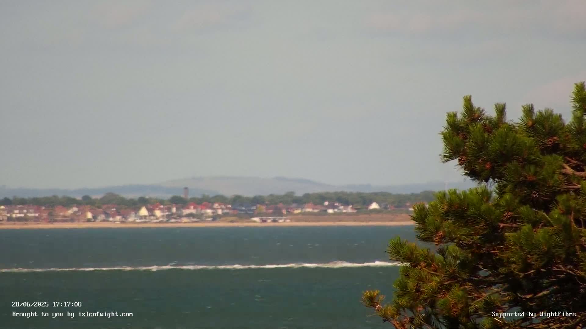 Cowes Port, Cruise/ Ferry Ship Shipspotting in The Solent & Southampton Coast Panaromic PTZ Live Cam - Cowes , Isle of Wight, South East, England, United Kingdom