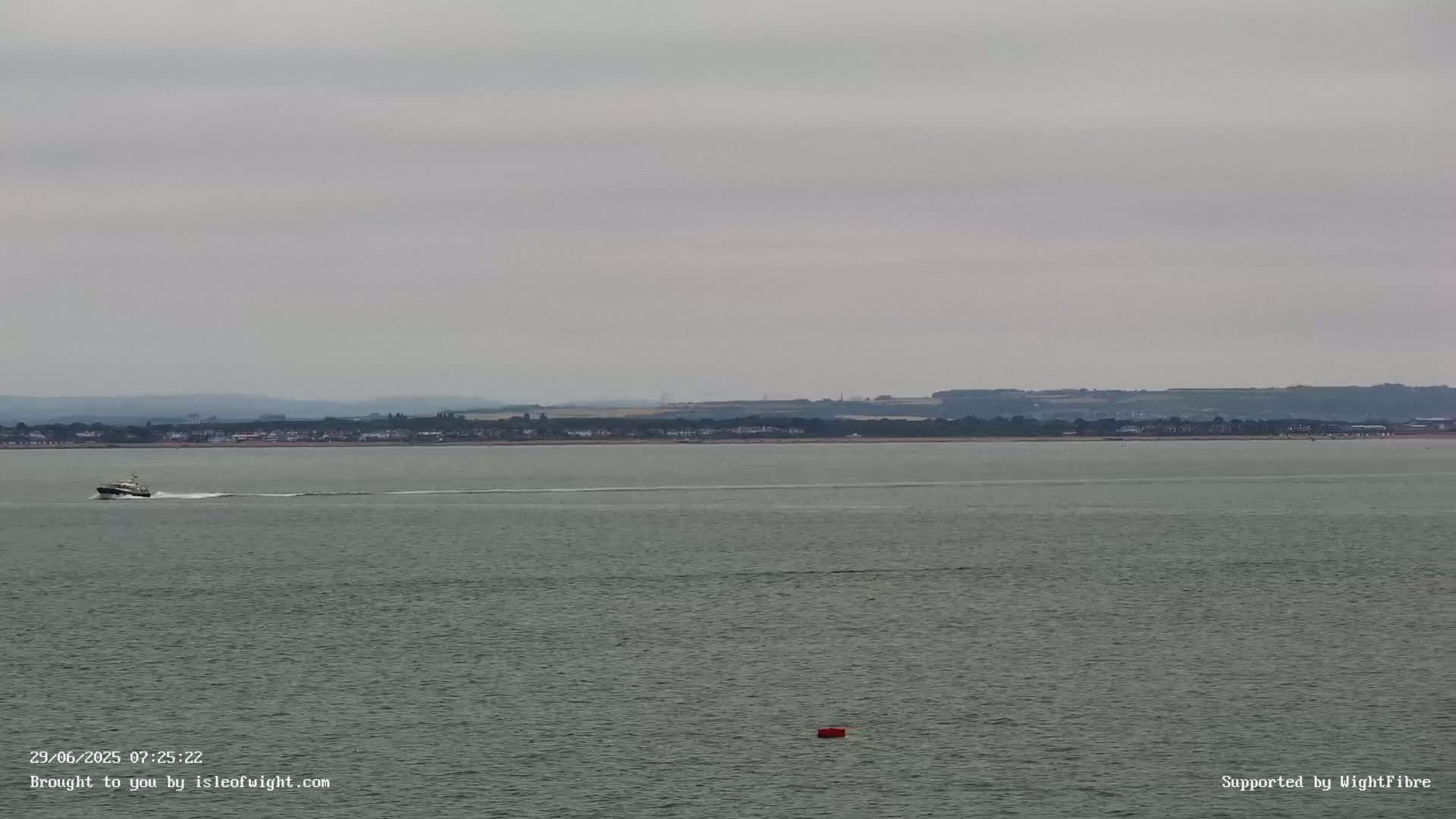 Cowes Port, Cruise/ Ferry Ship Shipspotting in The Solent & Southampton Coast Panaromic PTZ Live Cam - Cowes , Isle of Wight, South East, England, United Kingdom