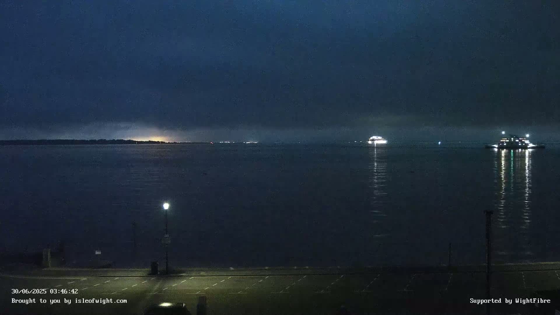 Cowes Port, Cruise/ Ferry Ship Shipspotting in The Solent & Southampton Coast Panaromic PTZ Live Cam - Cowes , Isle of Wight, South East, England, United Kingdom