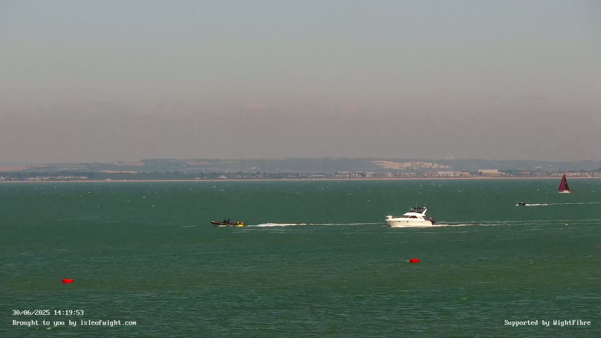 Cowes Port, Cruise/ Ferry Ship Shipspotting in The Solent & Southampton Coast Panaromic PTZ Live Cam - Cowes , Isle of Wight, South East, England, United Kingdom