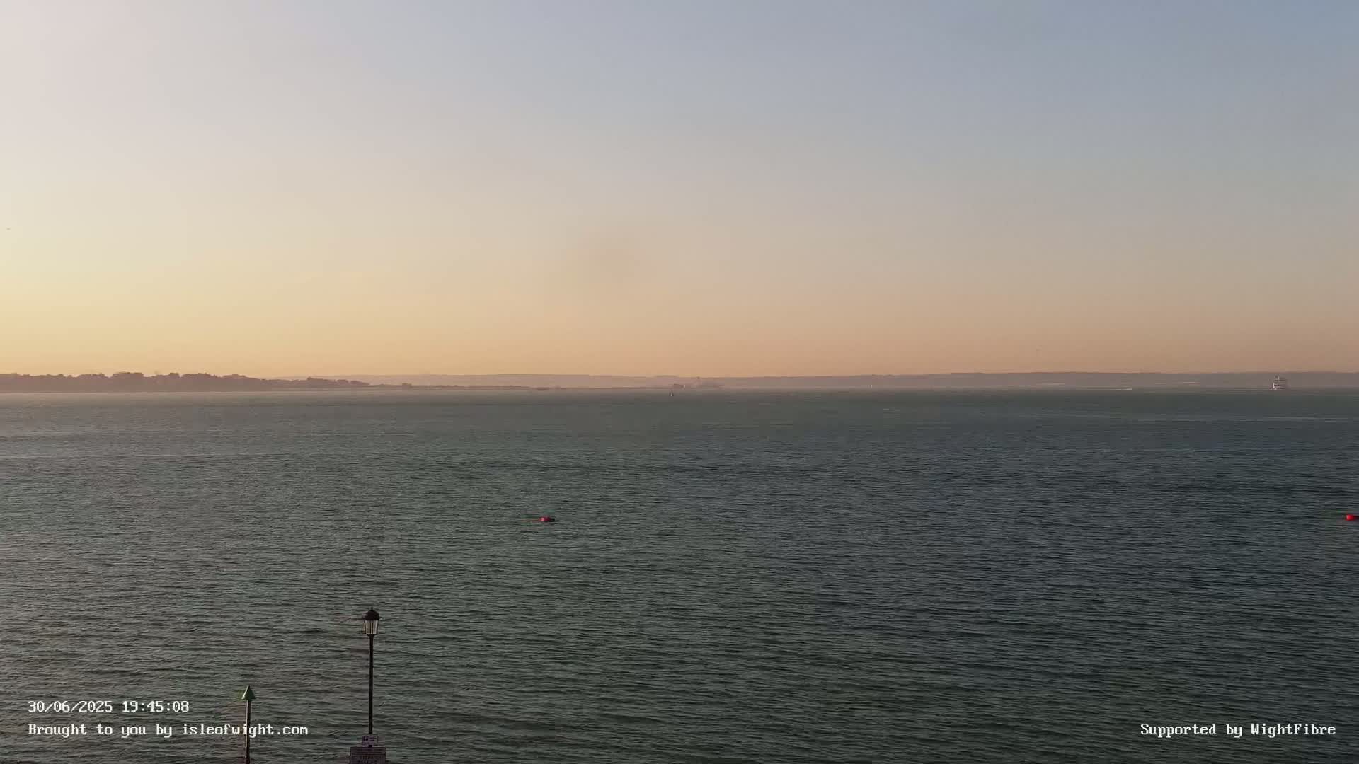Cowes Port, Cruise/ Ferry Ship Shipspotting in The Solent & Southampton Coast Panaromic PTZ Live Cam - Cowes , Isle of Wight, South East, England, United Kingdom