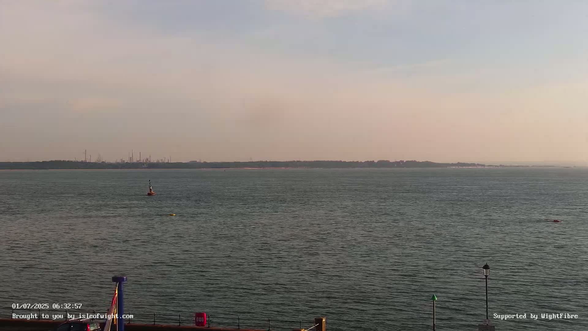 Cowes Port, Cruise/ Ferry Ship Shipspotting in The Solent & Southampton Coast Panaromic PTZ Live Cam - Cowes , Isle of Wight, South East, England, United Kingdom
