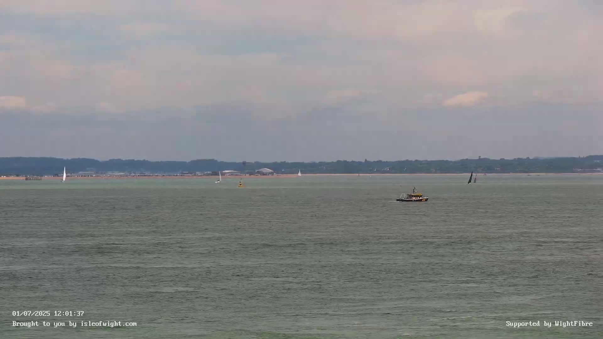 Cowes Port, Cruise/ Ferry Ship Shipspotting in The Solent & Southampton Coast Panaromic PTZ Live Cam - Cowes , Isle of Wight, South East, England, United Kingdom