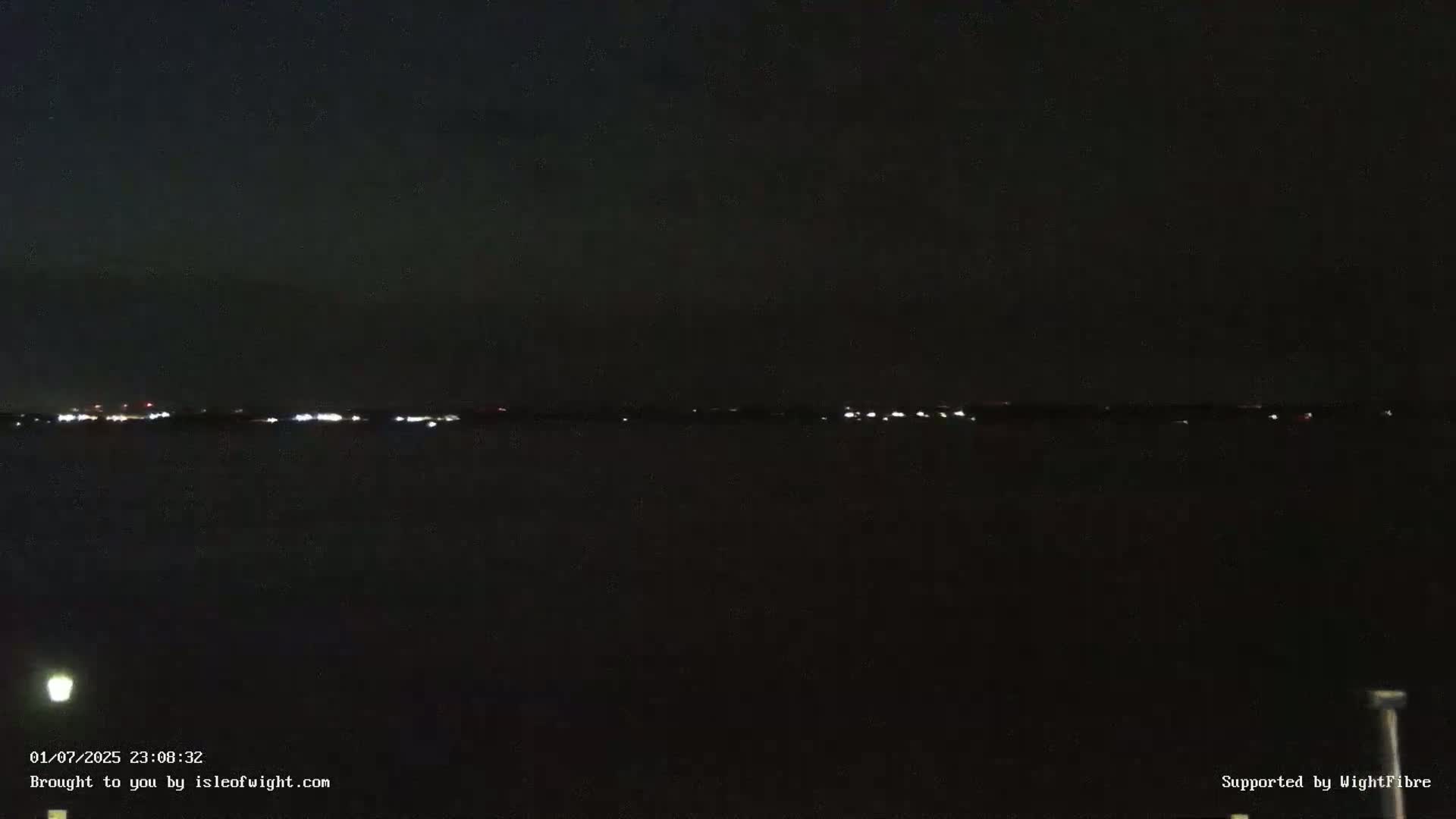 Cowes Port, Cruise/ Ferry Ship Shipspotting in The Solent & Southampton Coast Panaromic PTZ Live Cam - Cowes , Isle of Wight, South East, England, United Kingdom
