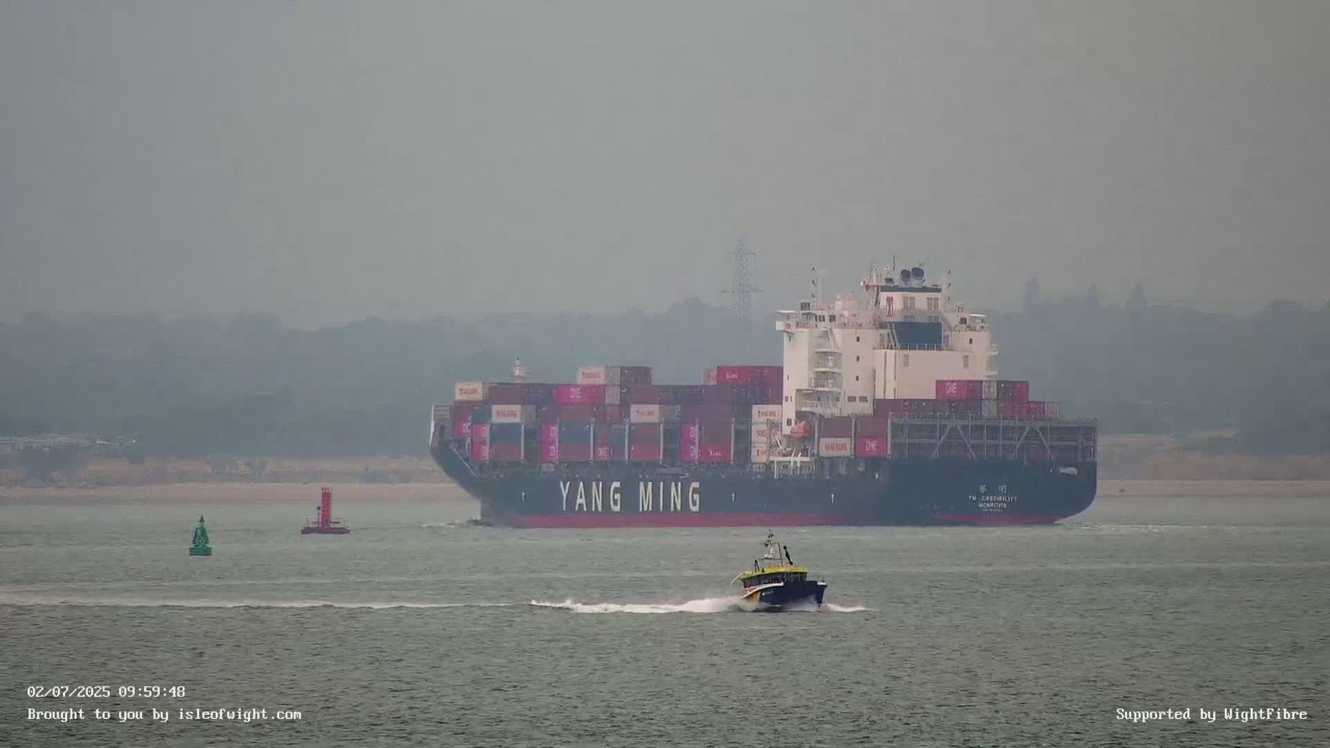 Cowes Port, Cruise/ Ferry Ship Shipspotting in The Solent & Southampton Coast Panaromic PTZ Live Cam - Cowes , Isle of Wight, South East, England, United Kingdom