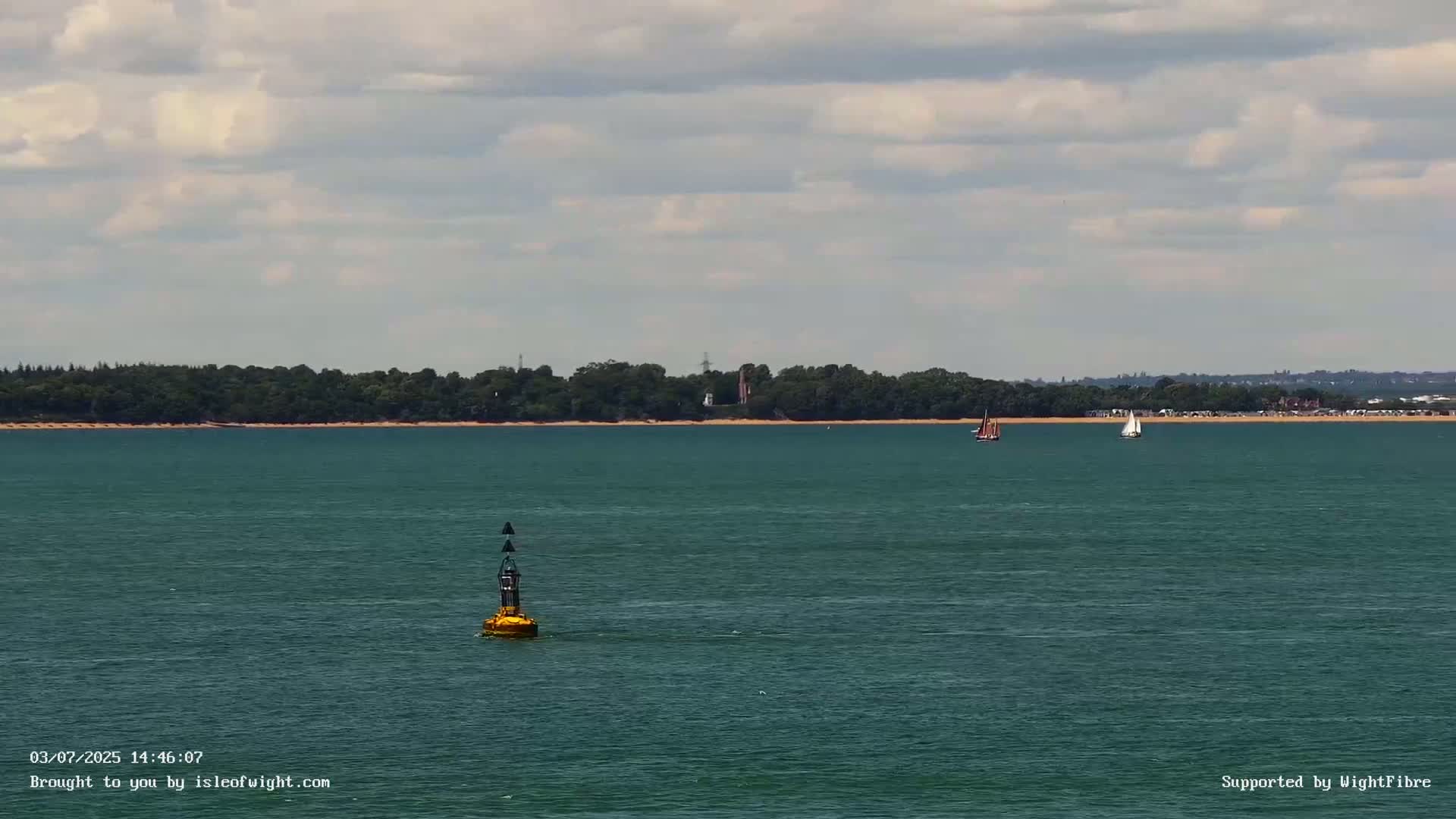 Cowes Port, Cruise/ Ferry Ship Shipspotting in The Solent & Southampton Coast Panaromic PTZ Live Cam - Cowes , Isle of Wight, South East, England, United Kingdom