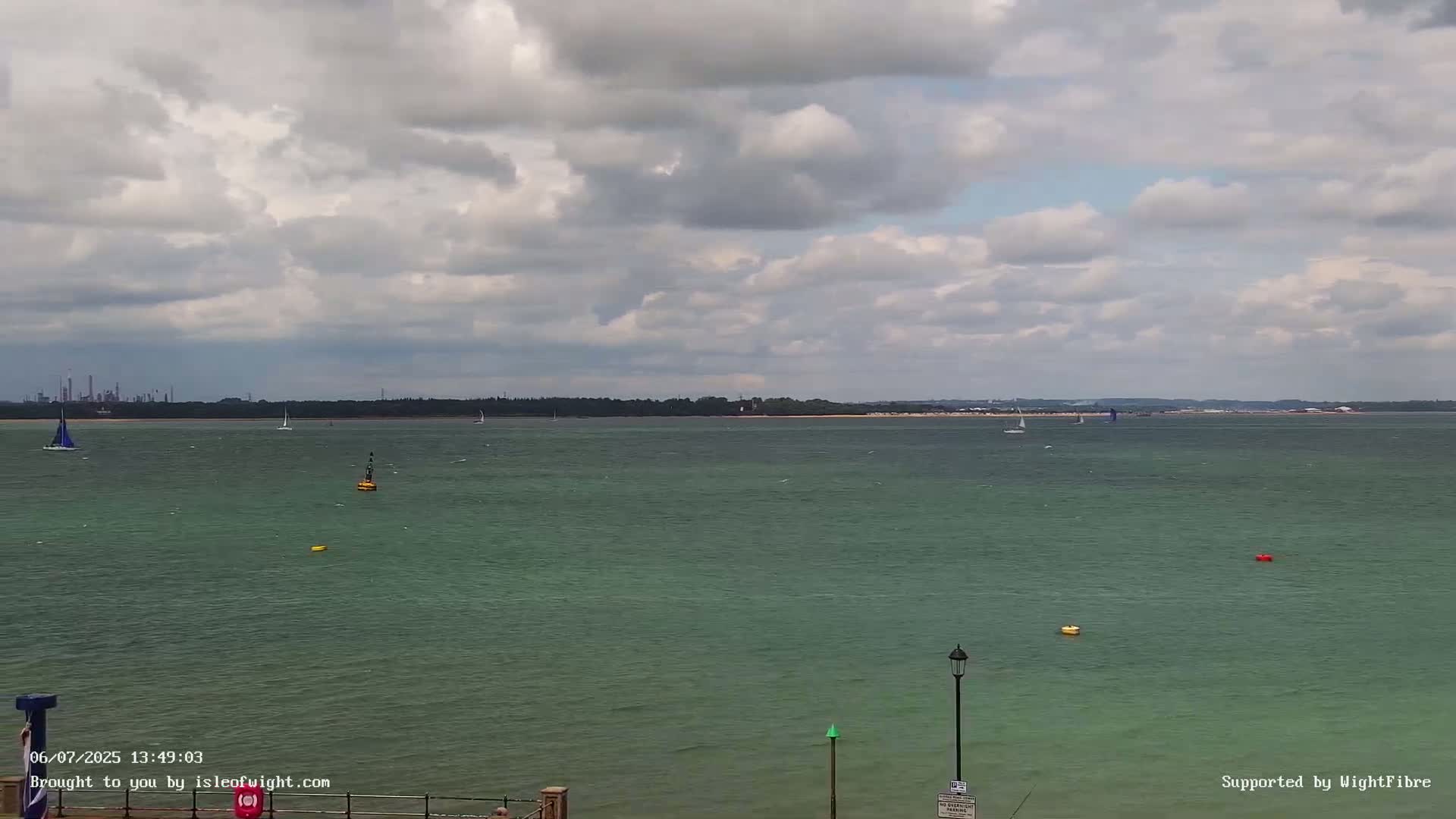 Cowes Port, Cruise/ Ferry Ship Shipspotting in The Solent & Southampton Coast Panaromic PTZ Live Cam - Cowes , Isle of Wight, South East, England, United Kingdom