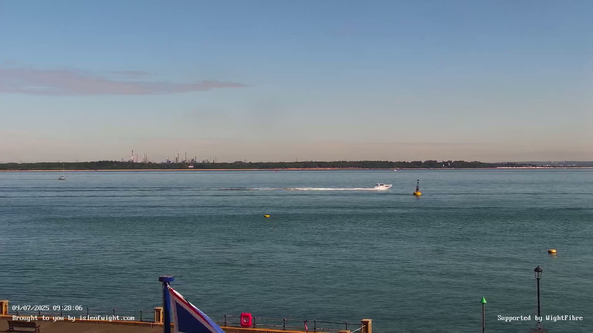 Cowes Port, Cruise/ Ferry Ship Shipspotting in The Solent & Southampton Coast Panaromic PTZ Live Cam - Cowes , Isle of Wight, South East, England, United Kingdom