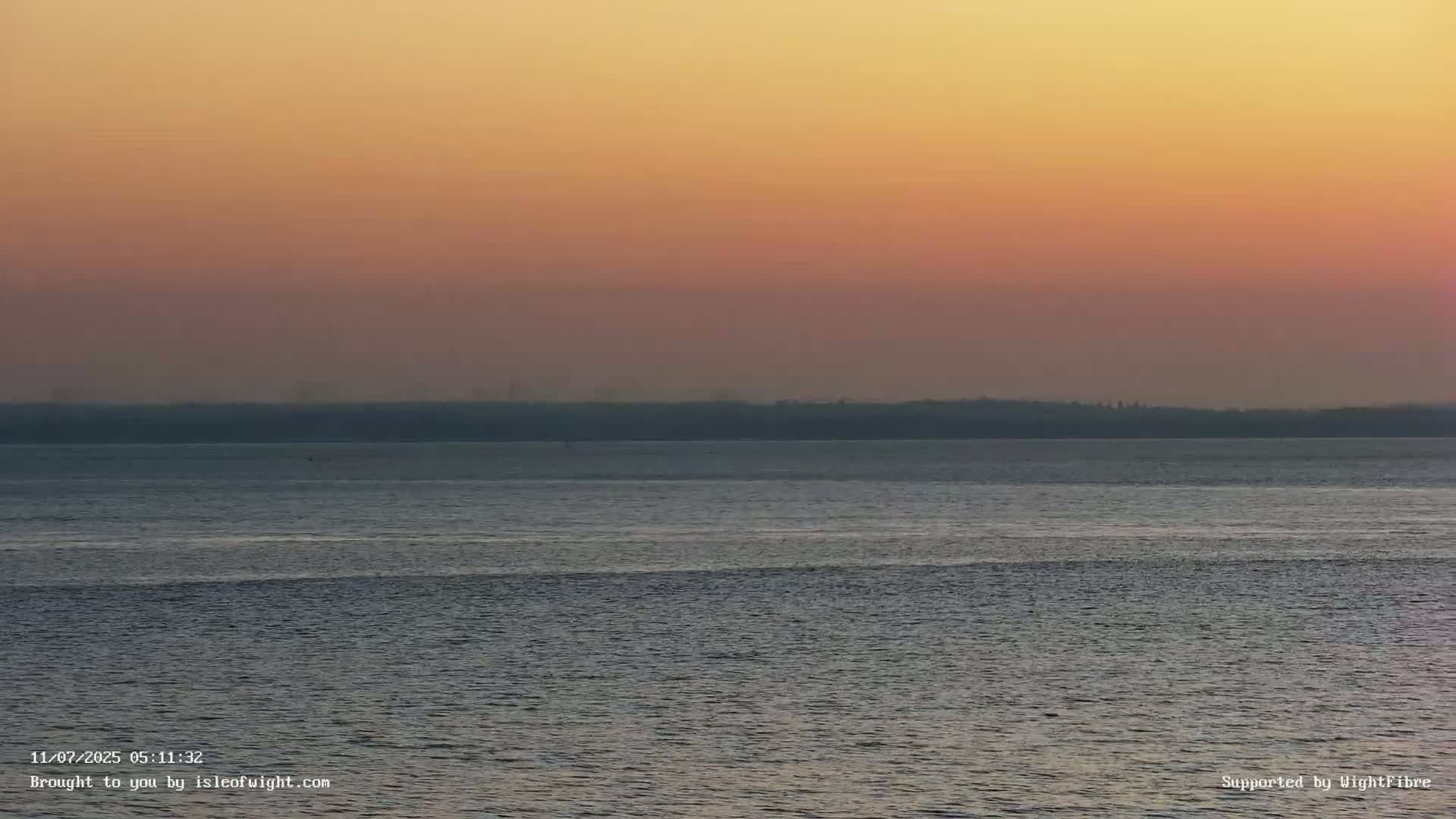 Cowes Port, Cruise/ Ferry Ship Shipspotting in The Solent & Southampton Coast Panaromic PTZ Live Cam - Cowes , Isle of Wight, South East, England, United Kingdom