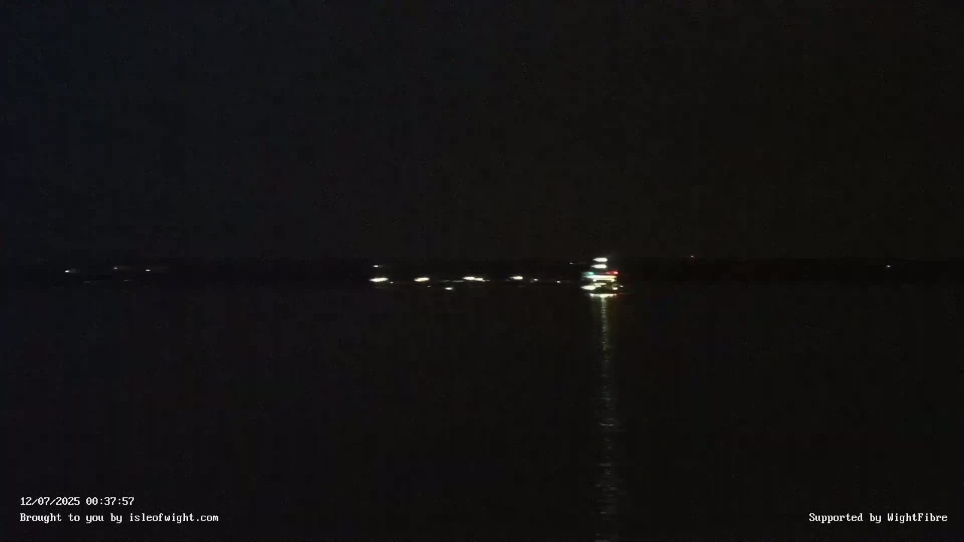 Cowes Port, Cruise/ Ferry Ship Shipspotting in The Solent & Southampton Coast Panaromic PTZ Live Cam - Cowes , Isle of Wight, South East, England, United Kingdom