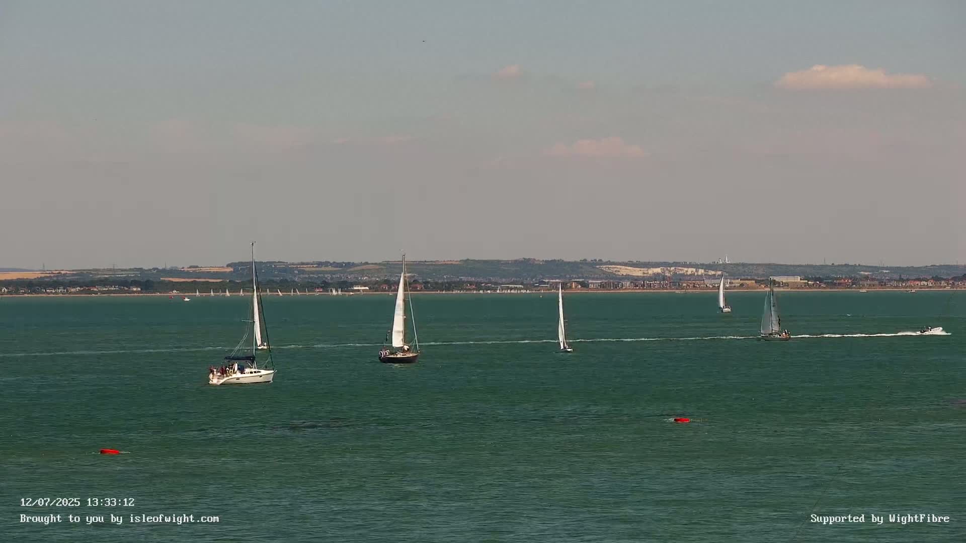 Cowes Port, Cruise/ Ferry Ship Shipspotting in The Solent & Southampton Coast Panaromic PTZ Live Cam - Cowes , Isle of Wight, South East, England, United Kingdom