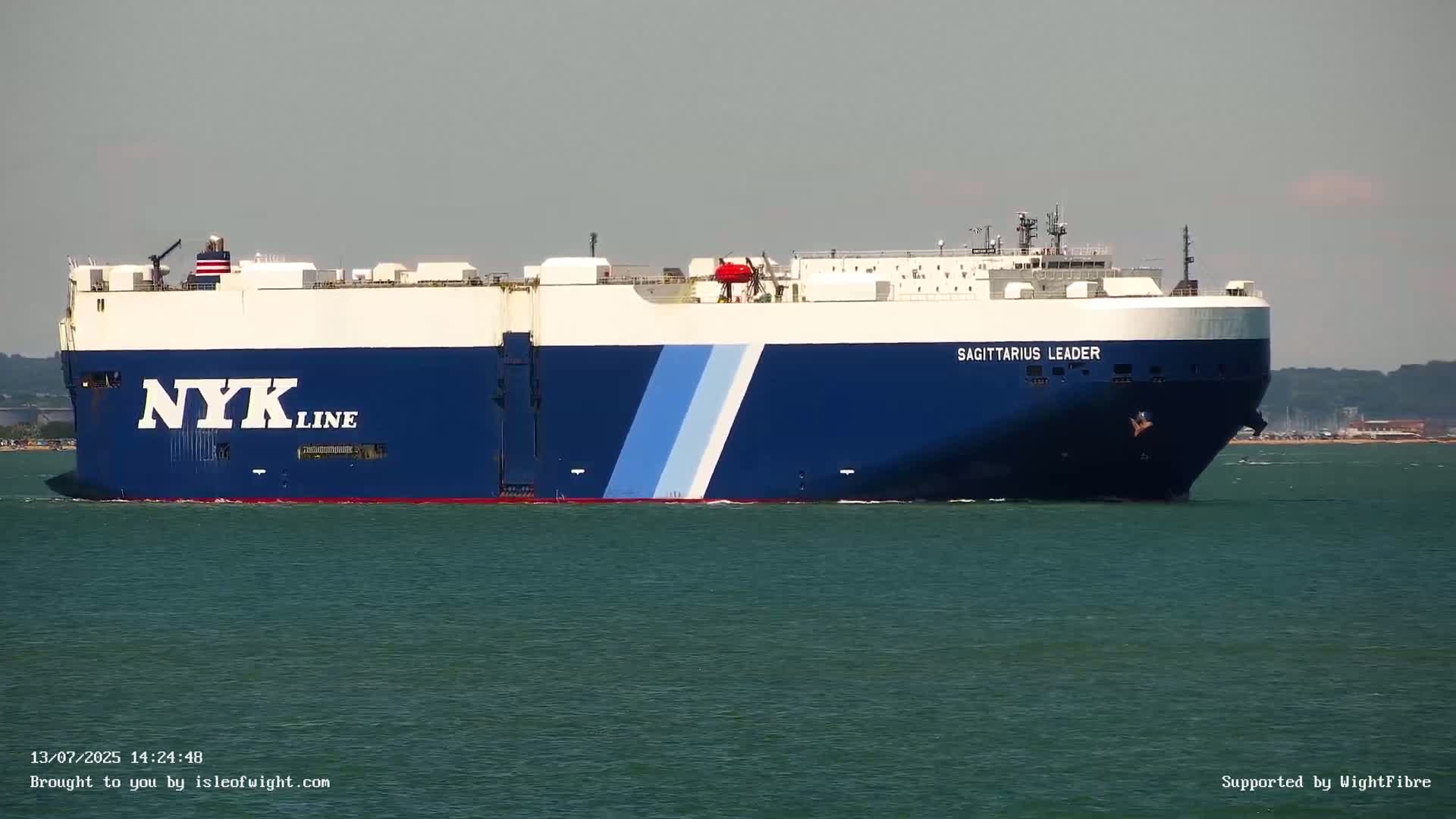 Cowes Port, Cruise/ Ferry Ship Shipspotting in The Solent & Southampton Coast Panaromic PTZ Live Cam - Cowes , Isle of Wight, South East, England, United Kingdom