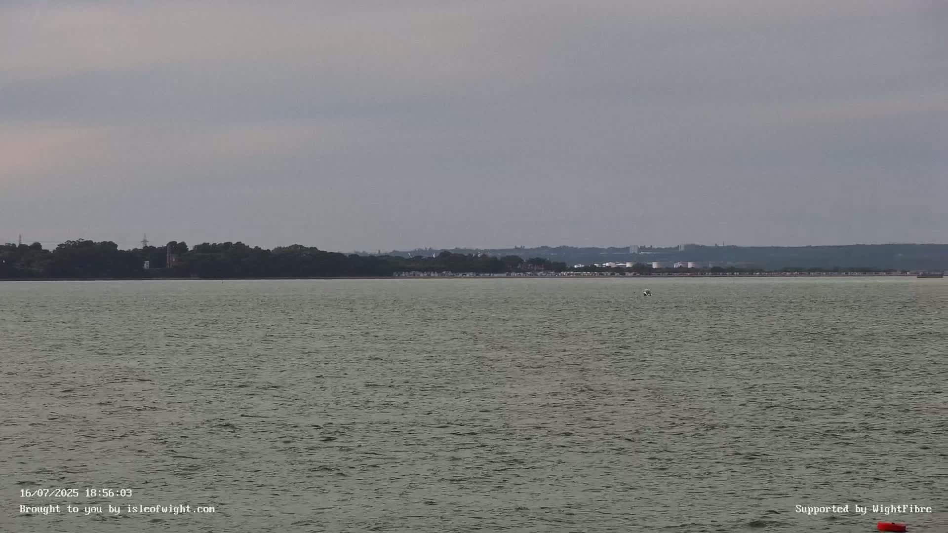 Cowes Port, Cruise/ Ferry Ship Shipspotting in The Solent & Southampton Coast Panaromic PTZ Live Cam - Cowes , Isle of Wight, South East, England, United Kingdom
