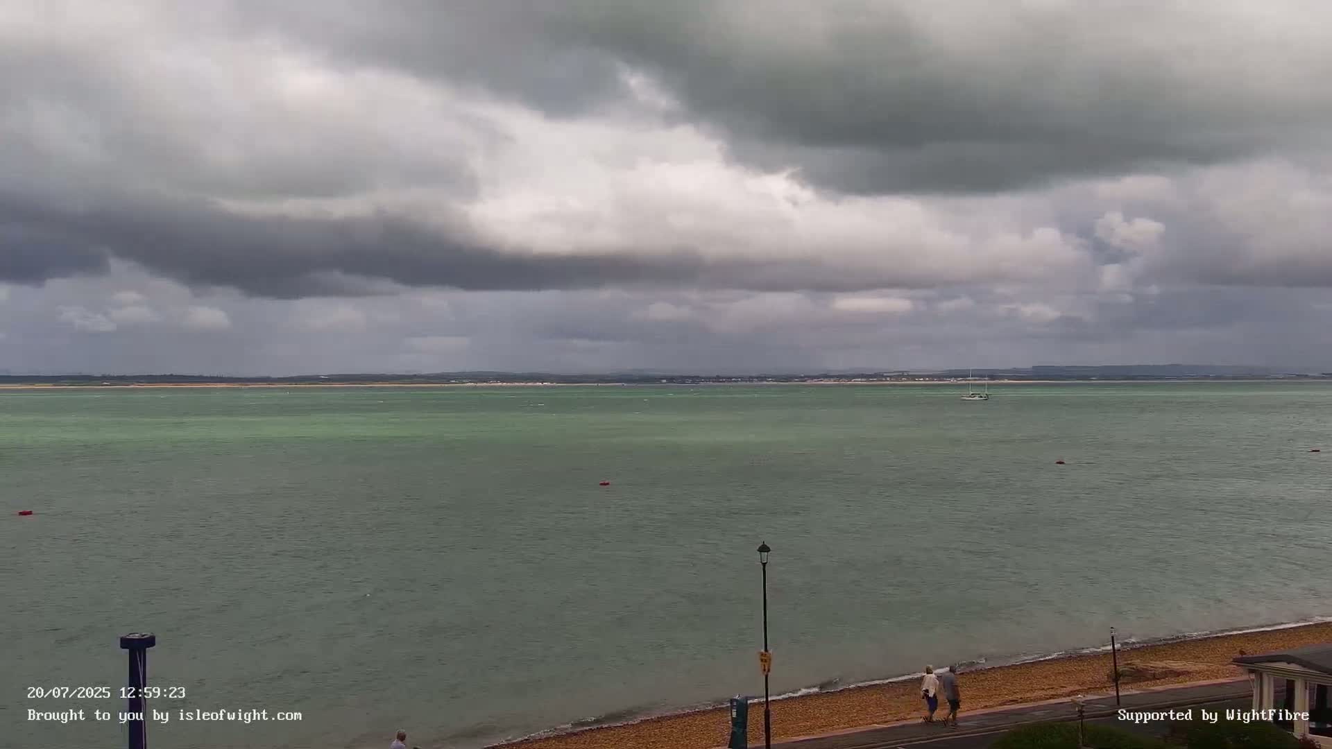 Cowes Port, Cruise/ Ferry Ship Shipspotting in The Solent & Southampton Coast Panaromic PTZ Live Cam - Cowes , Isle of Wight, South East, England, United Kingdom