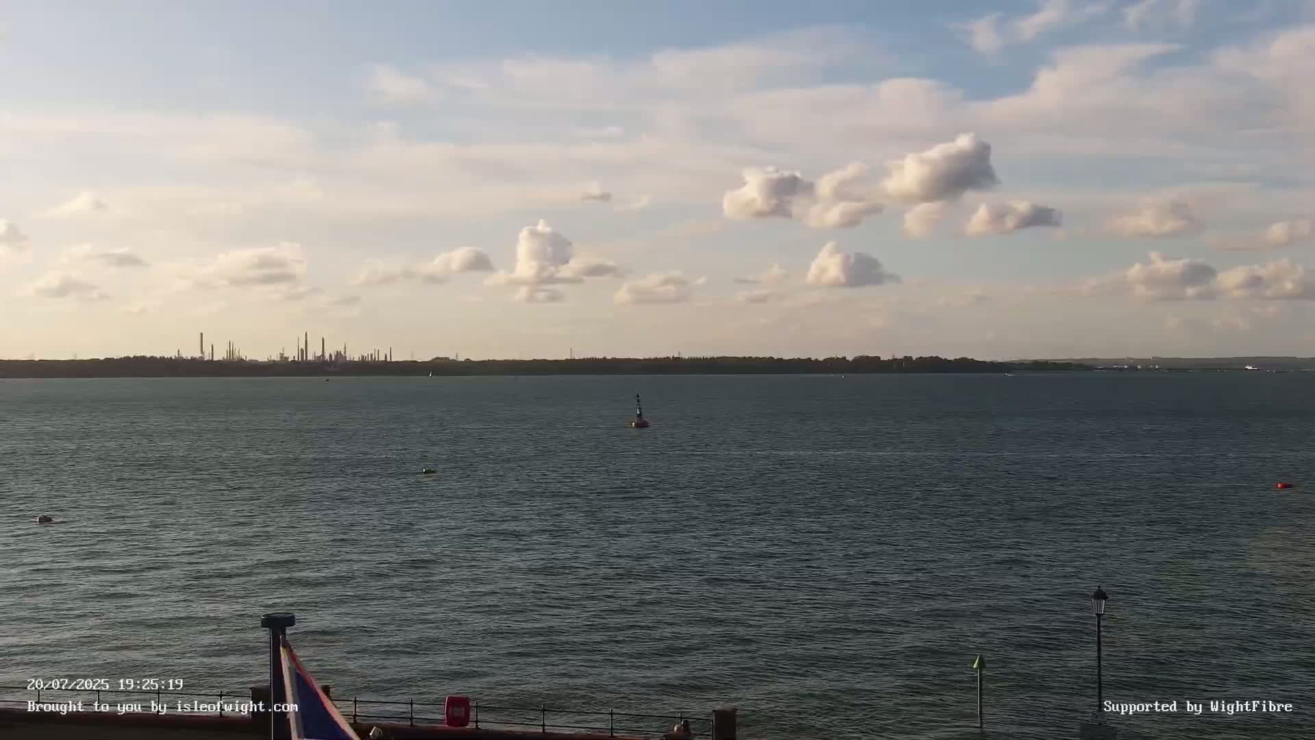 Cowes Port, Cruise/ Ferry Ship Shipspotting in The Solent & Southampton Coast Panaromic PTZ Live Cam - Cowes , Isle of Wight, South East, England, United Kingdom
