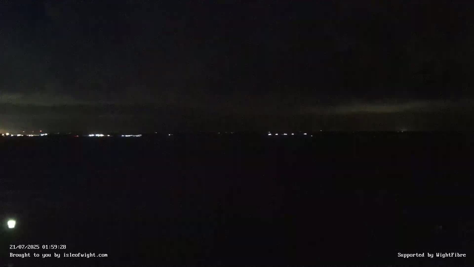 Cowes Port, Cruise/ Ferry Ship Shipspotting in The Solent & Southampton Coast Panaromic PTZ Live Cam - Cowes , Isle of Wight, South East, England, United Kingdom