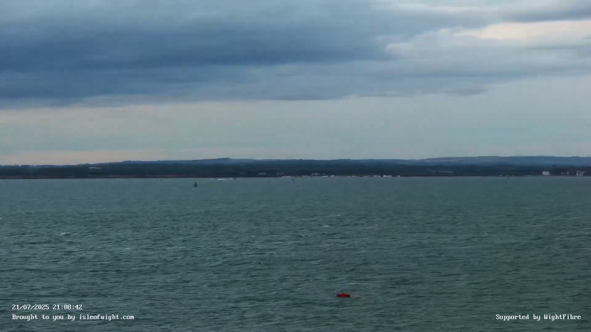 Cowes Port, Cruise/ Ferry Ship Shipspotting in The Solent & Southampton Coast Panaromic PTZ Live Cam - Cowes , Isle of Wight, South East, England, United Kingdom