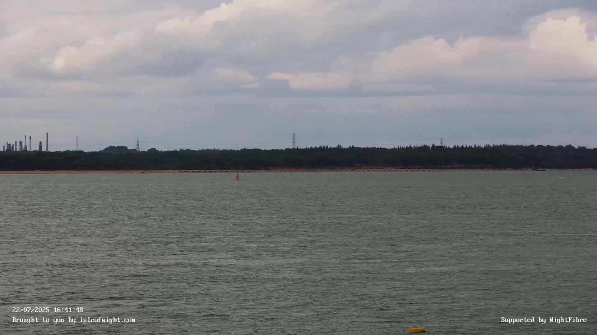 Cowes Port, Cruise/ Ferry Ship Shipspotting in The Solent & Southampton Coast Panaromic PTZ Live Cam - Cowes , Isle of Wight, South East, England, United Kingdom