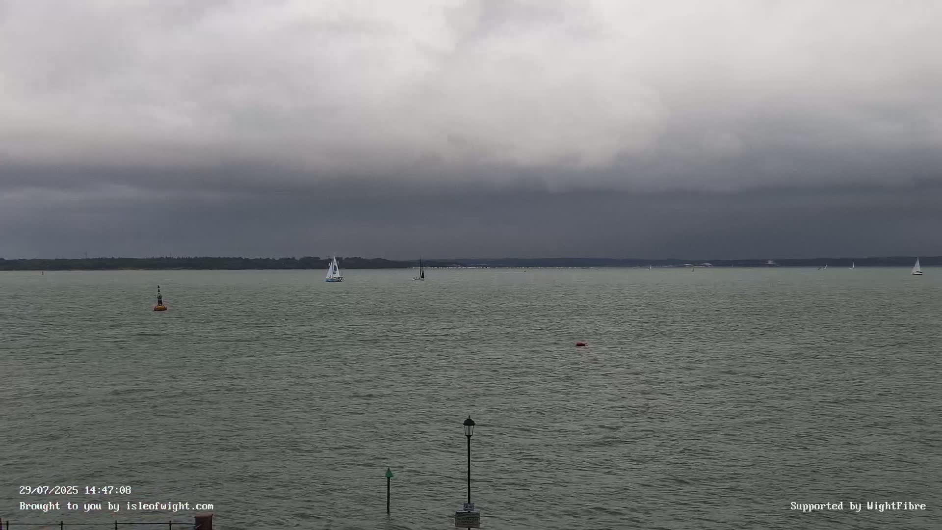 Cowes Port, Cruise/ Ferry Ship Shipspotting in The Solent & Southampton Coast Panaromic PTZ Live Cam - Cowes , Isle of Wight, South East, England, United Kingdom