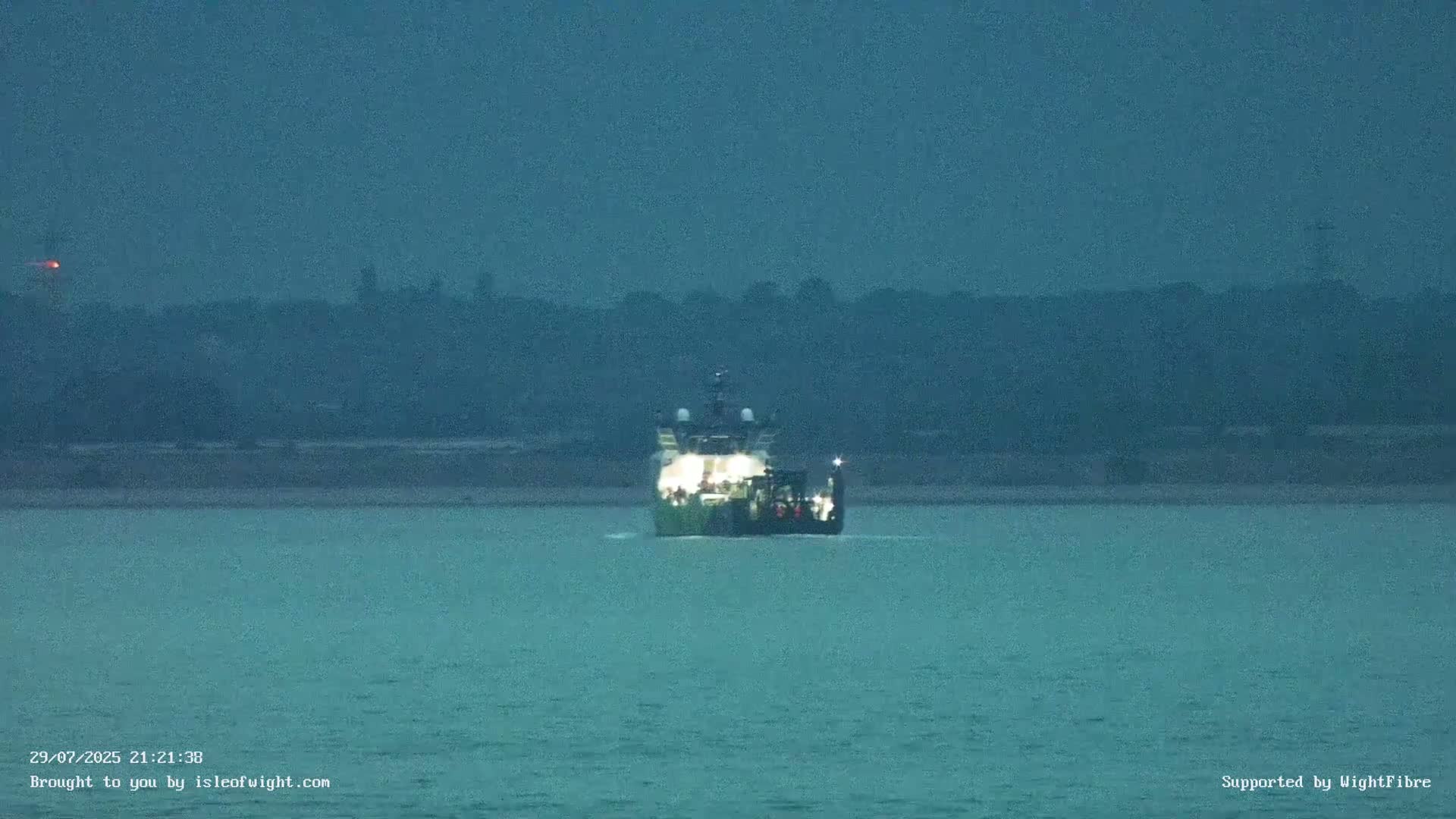 Cowes Port, Cruise/ Ferry Ship Shipspotting in The Solent & Southampton Coast Panaromic PTZ Live Cam - Cowes , Isle of Wight, South East, England, United Kingdom