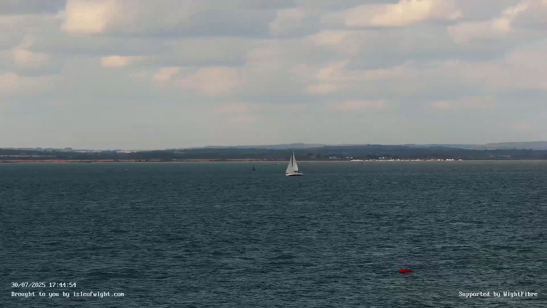 Cowes Port, Cruise/ Ferry Ship Shipspotting in The Solent & Southampton Coast Panaromic PTZ Live Cam - Cowes , Isle of Wight, South East, England, United Kingdom