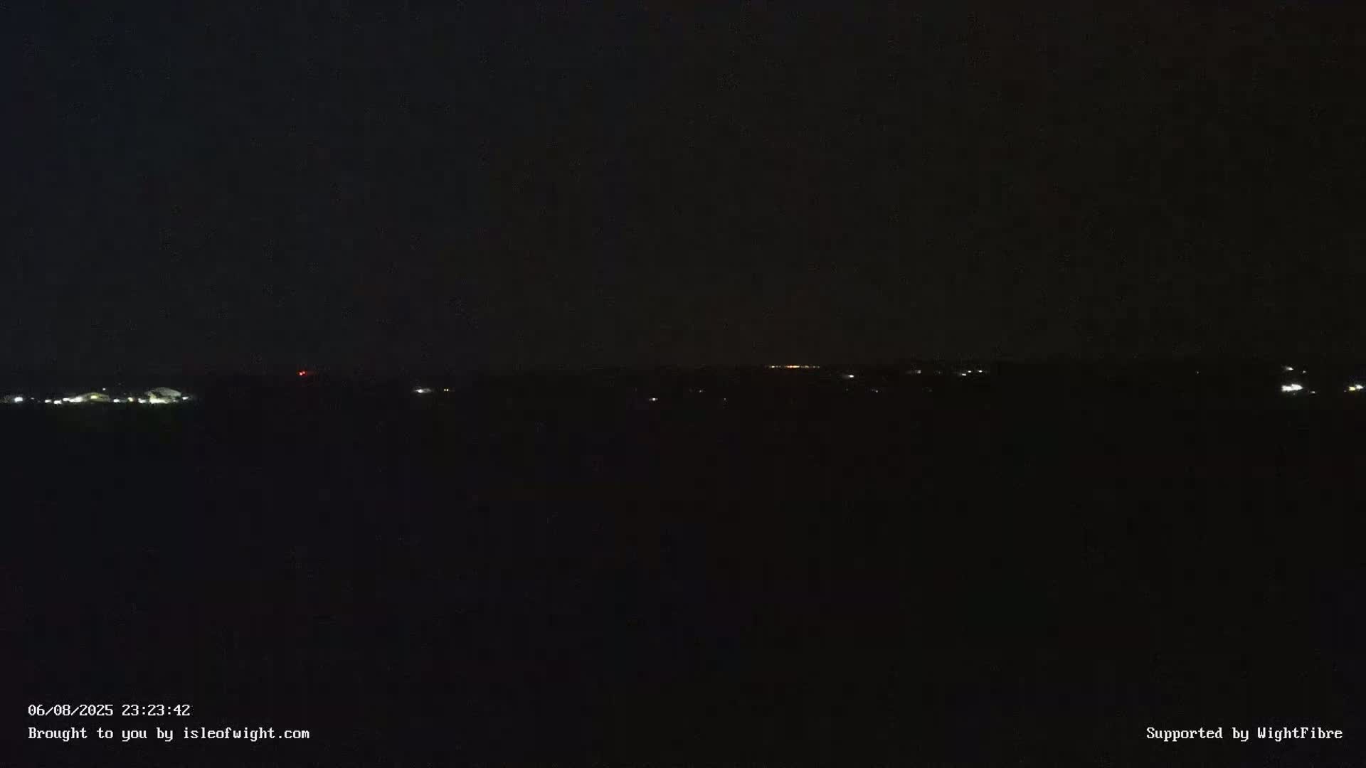Cowes Port, Cruise/ Ferry Ship Shipspotting in The Solent & Southampton Coast Panaromic PTZ Live Cam - Cowes , Isle of Wight, South East, England, United Kingdom